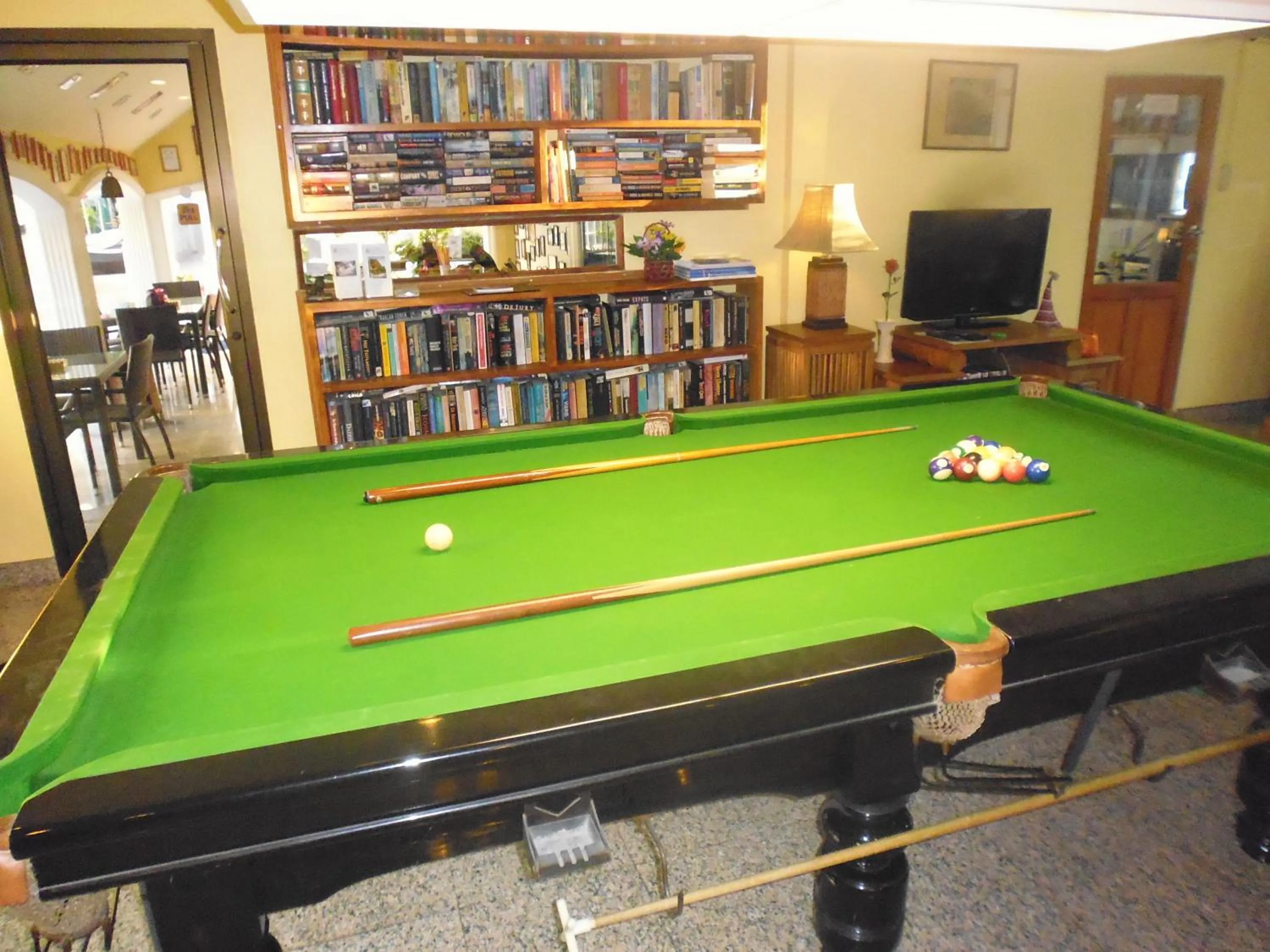 Billiard in Villa Oranje Pattaya