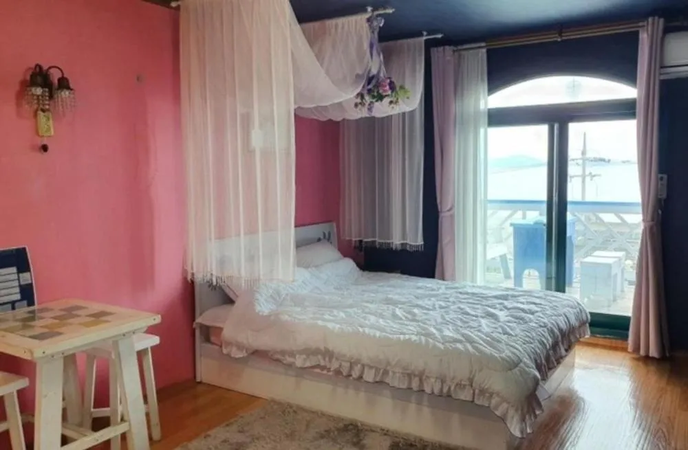 Bed in Ganghwado Katana Pension