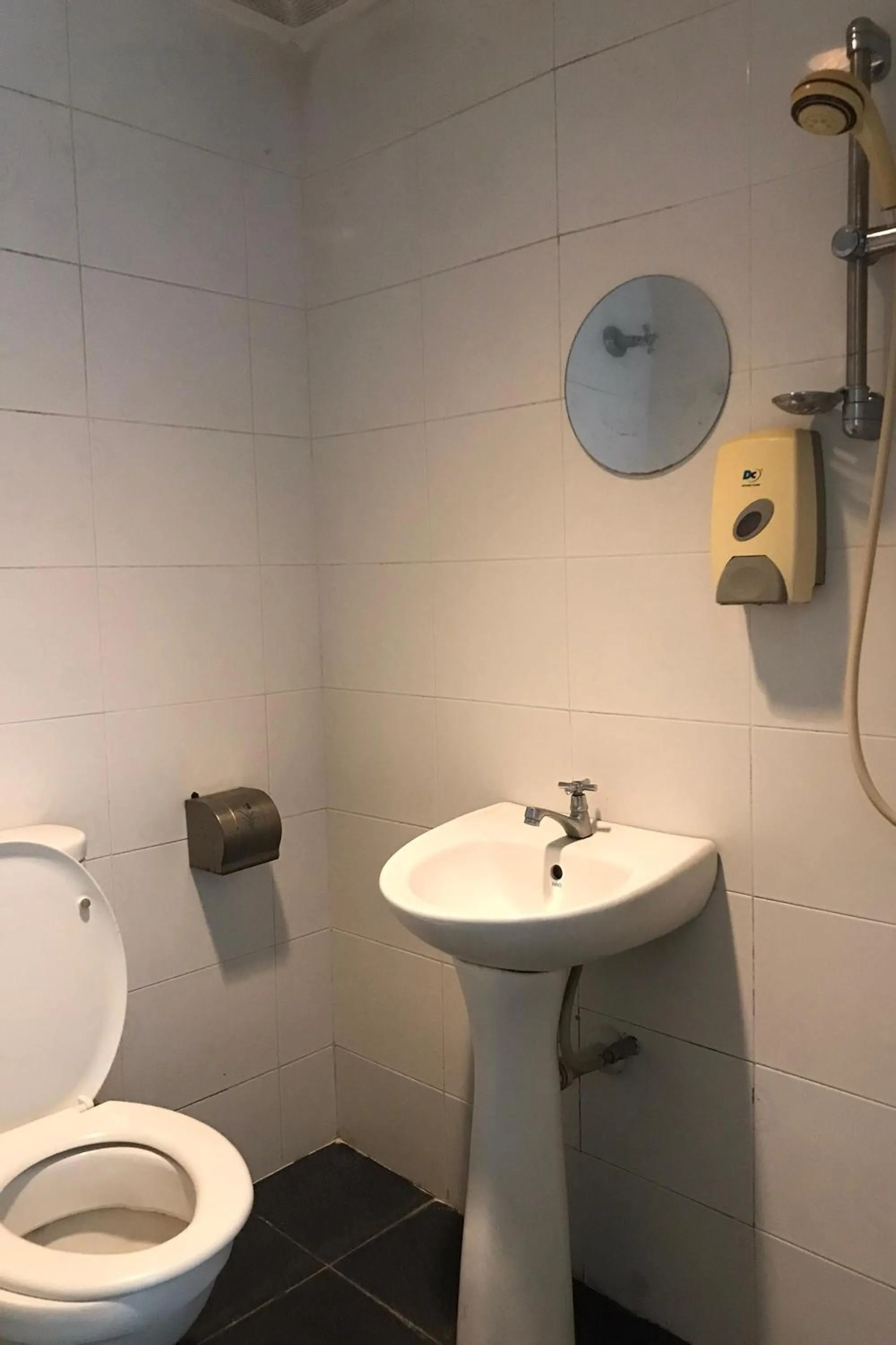 Toilet in Cahaya Midah - BilikXpert