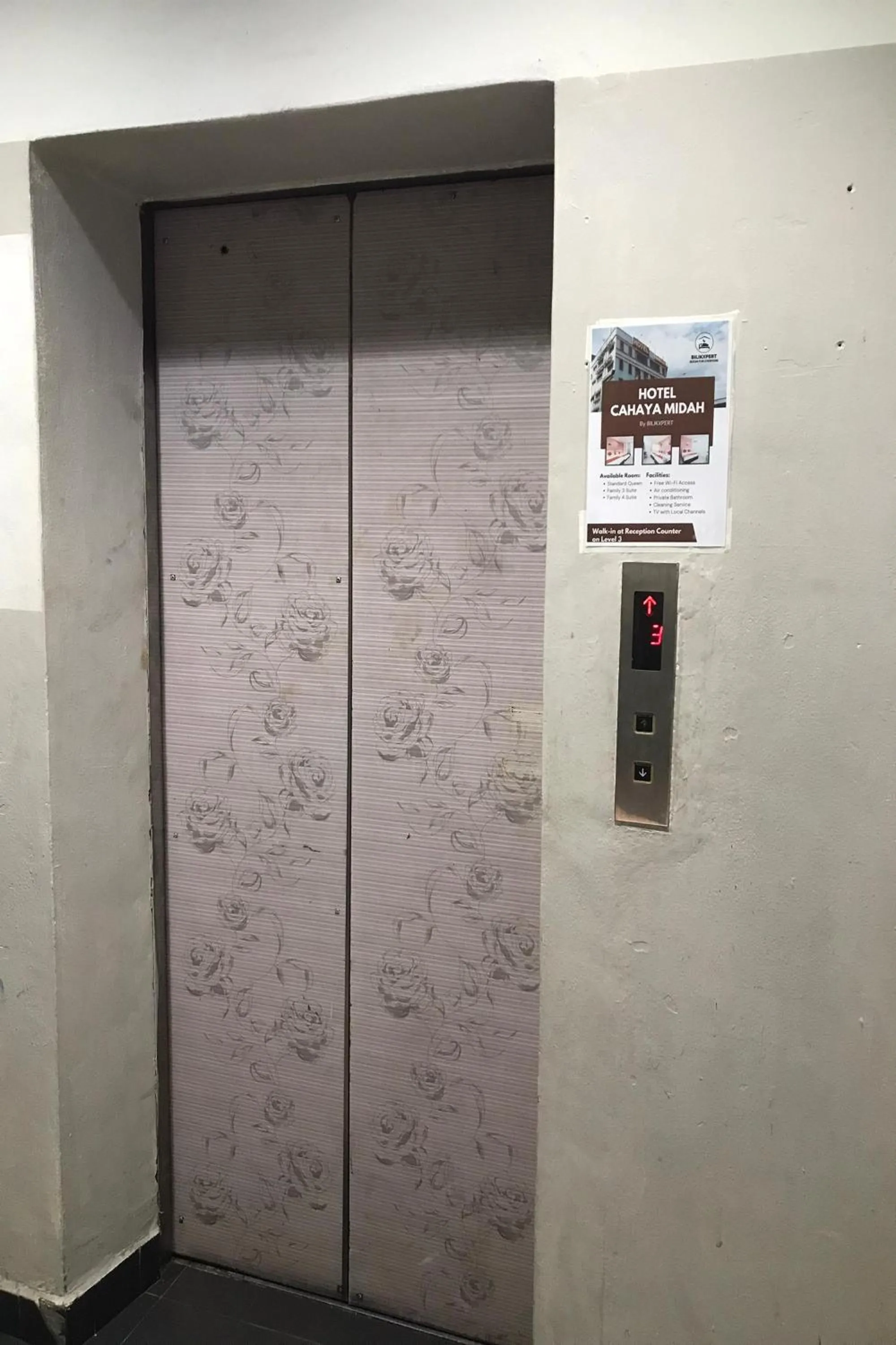 elevator in Cahaya Midah - BilikXpert