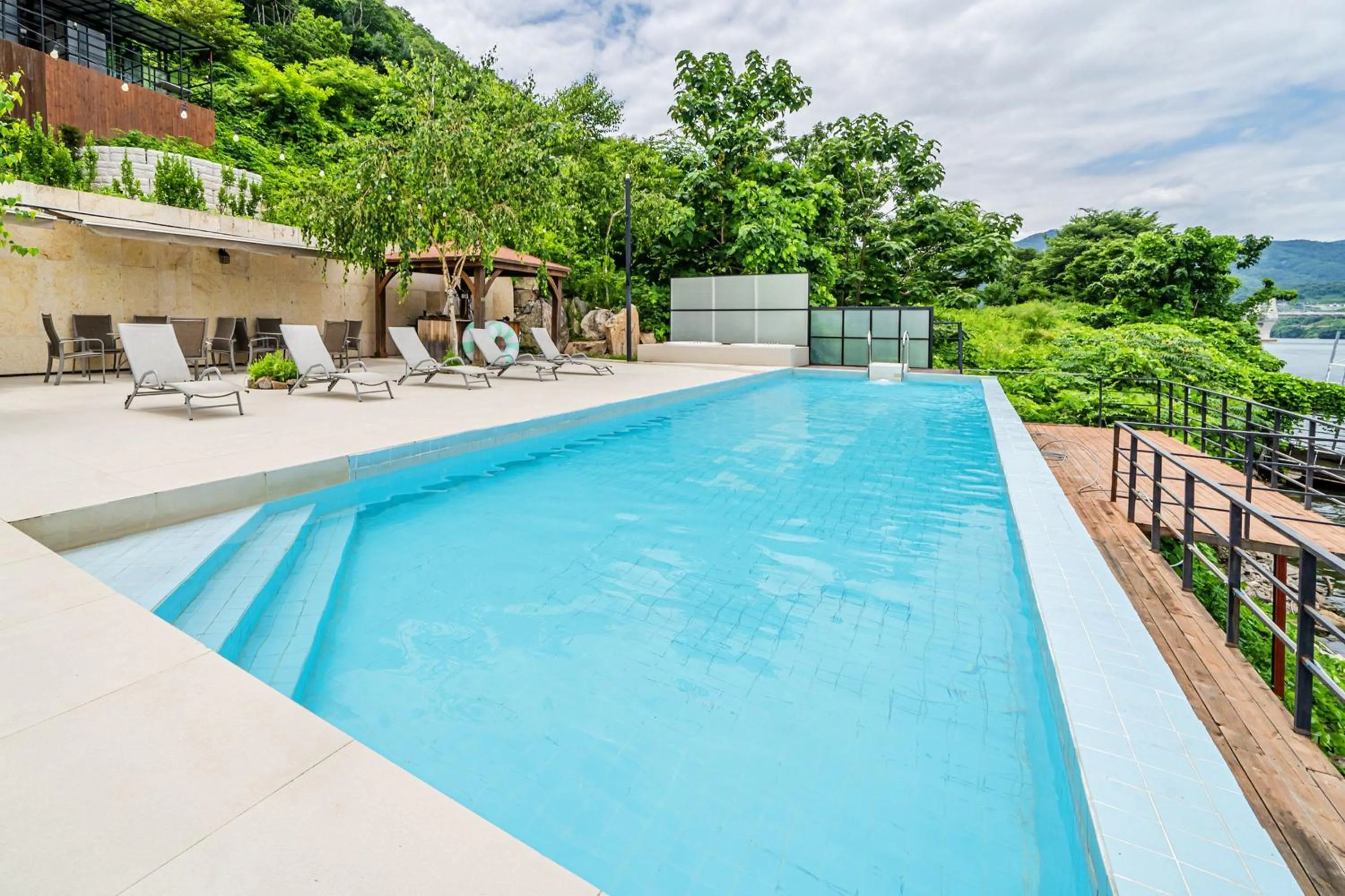 Gapyeong Pension The Square 24 Spa Pension