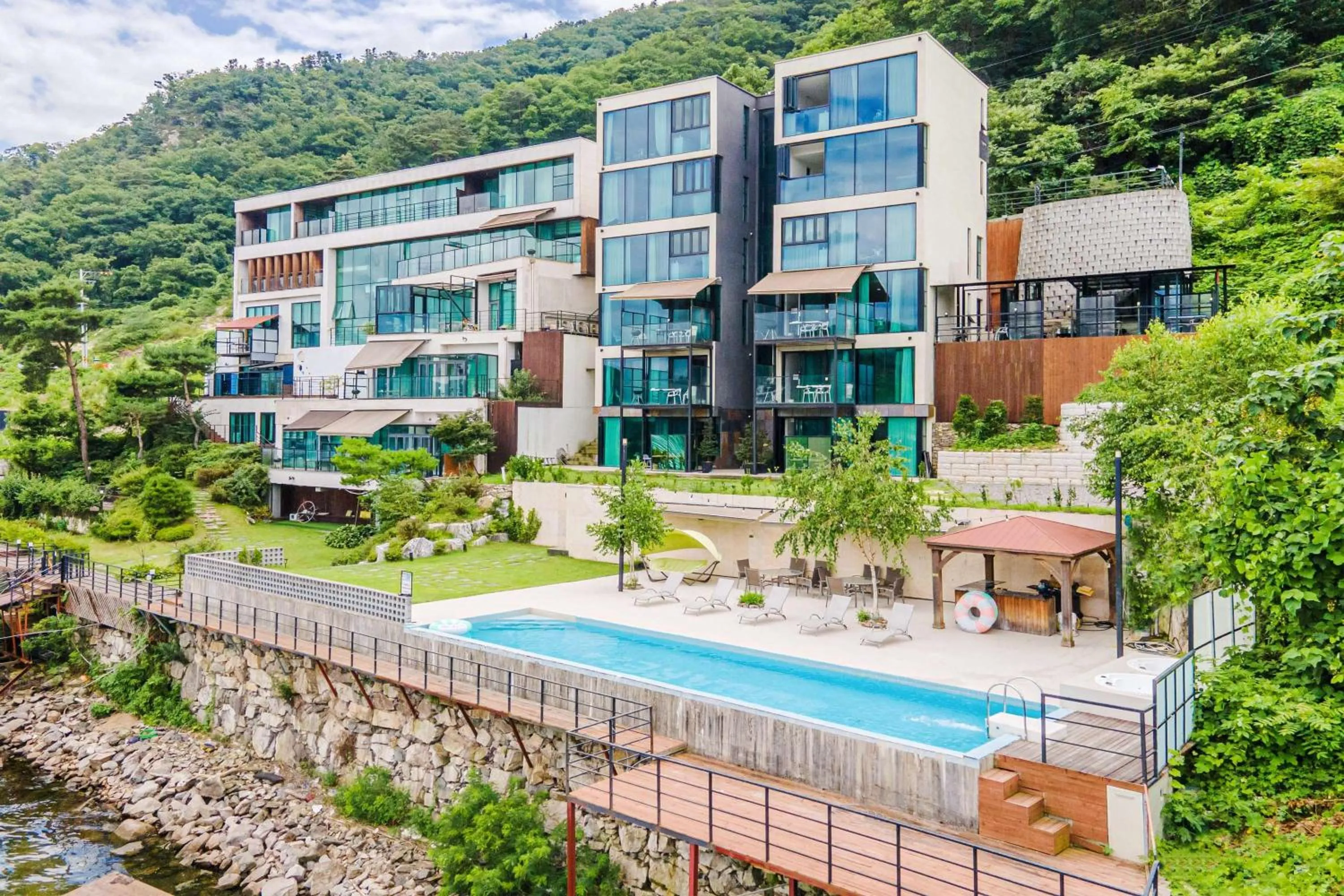 Gapyeong Pension The Square 24 Spa Pension