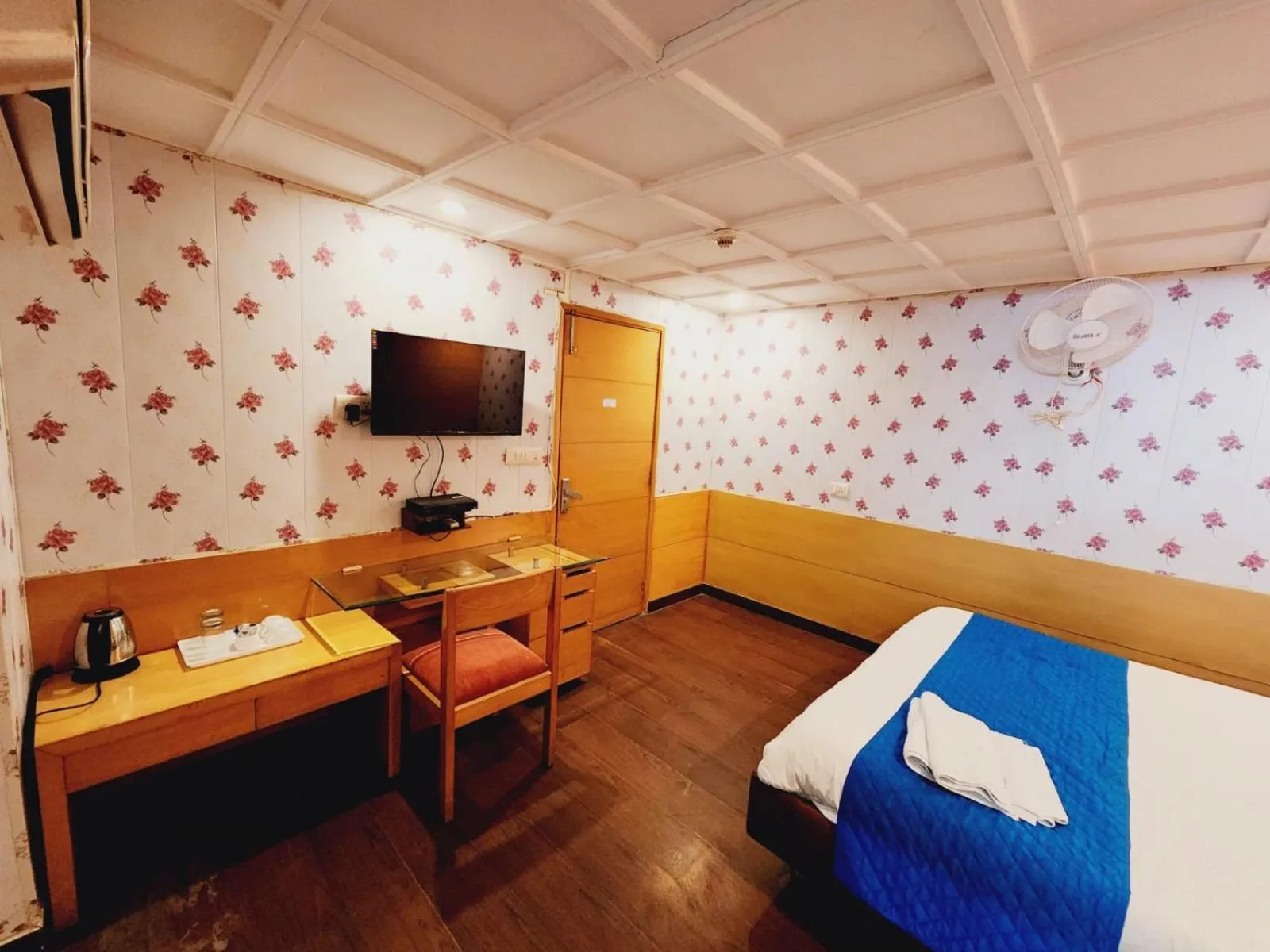 Bedroom, Bed in Hotels Daffodils Connaught Place