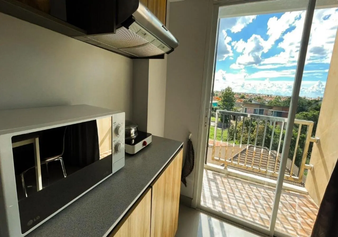 Kitchen or kitchenette in Zada Residence