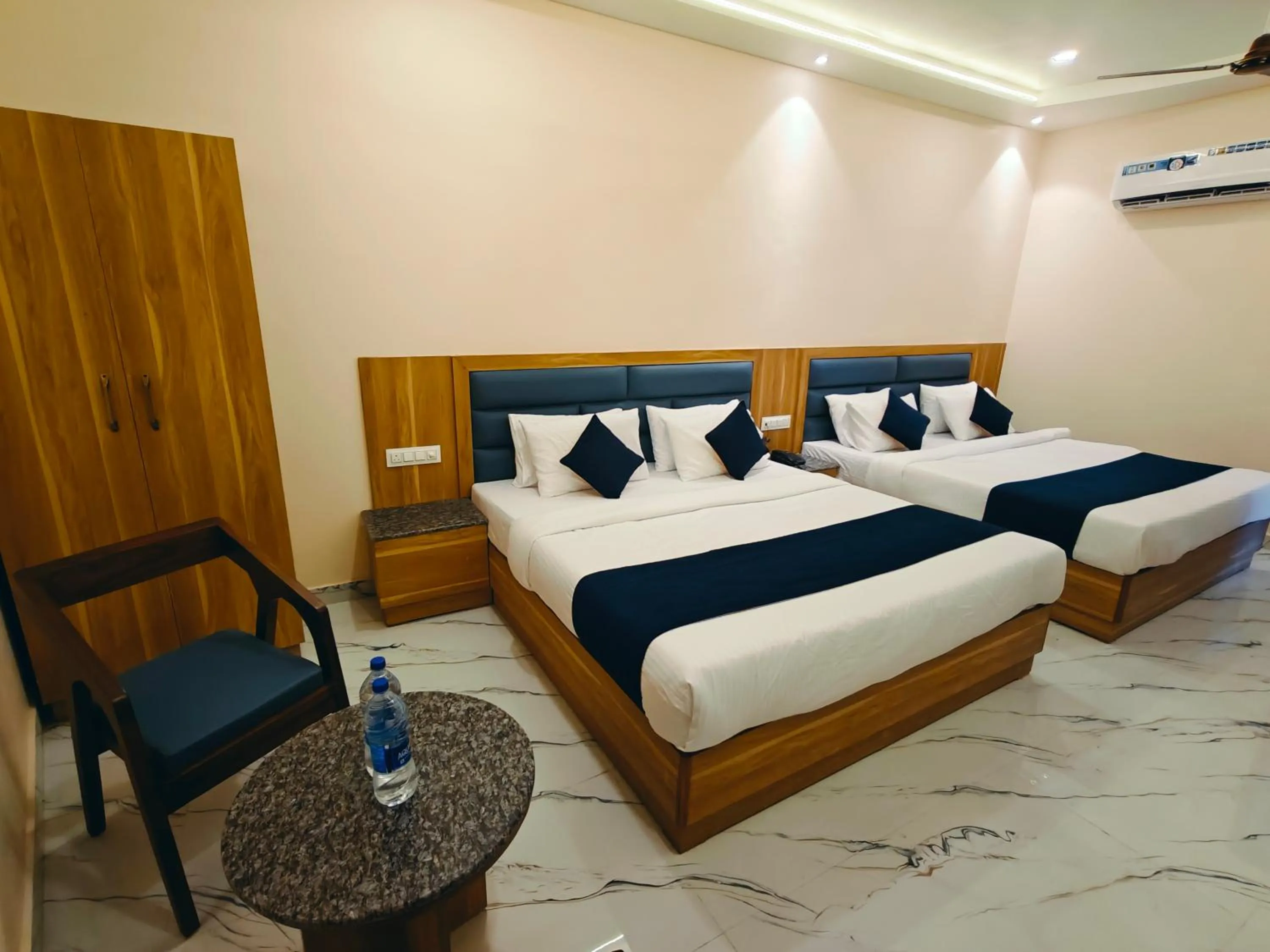 Bedroom in Hotel New Pratap