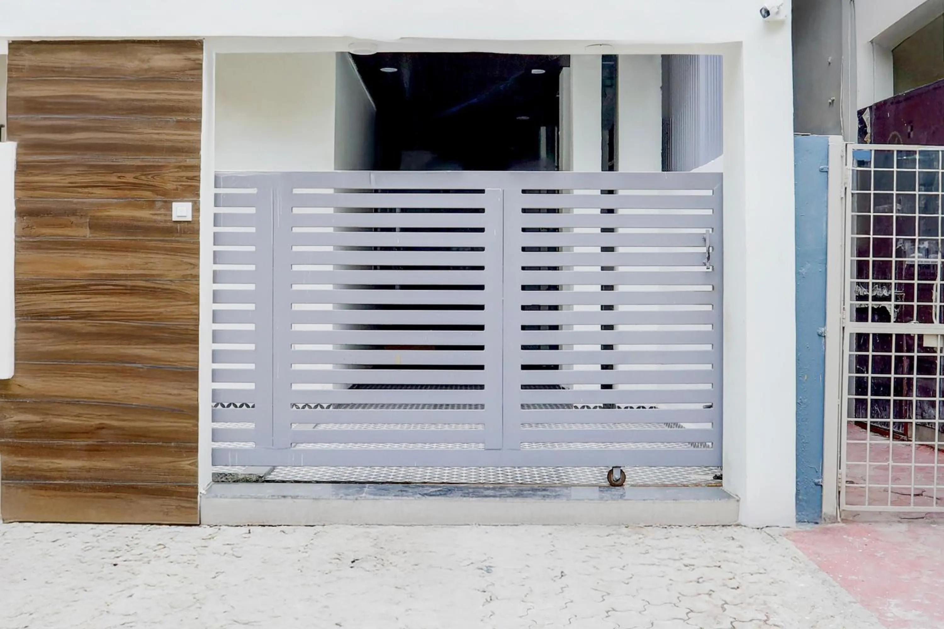 Facade/entrance in Townhouse DAVV University Indore Formerly Indrapuri