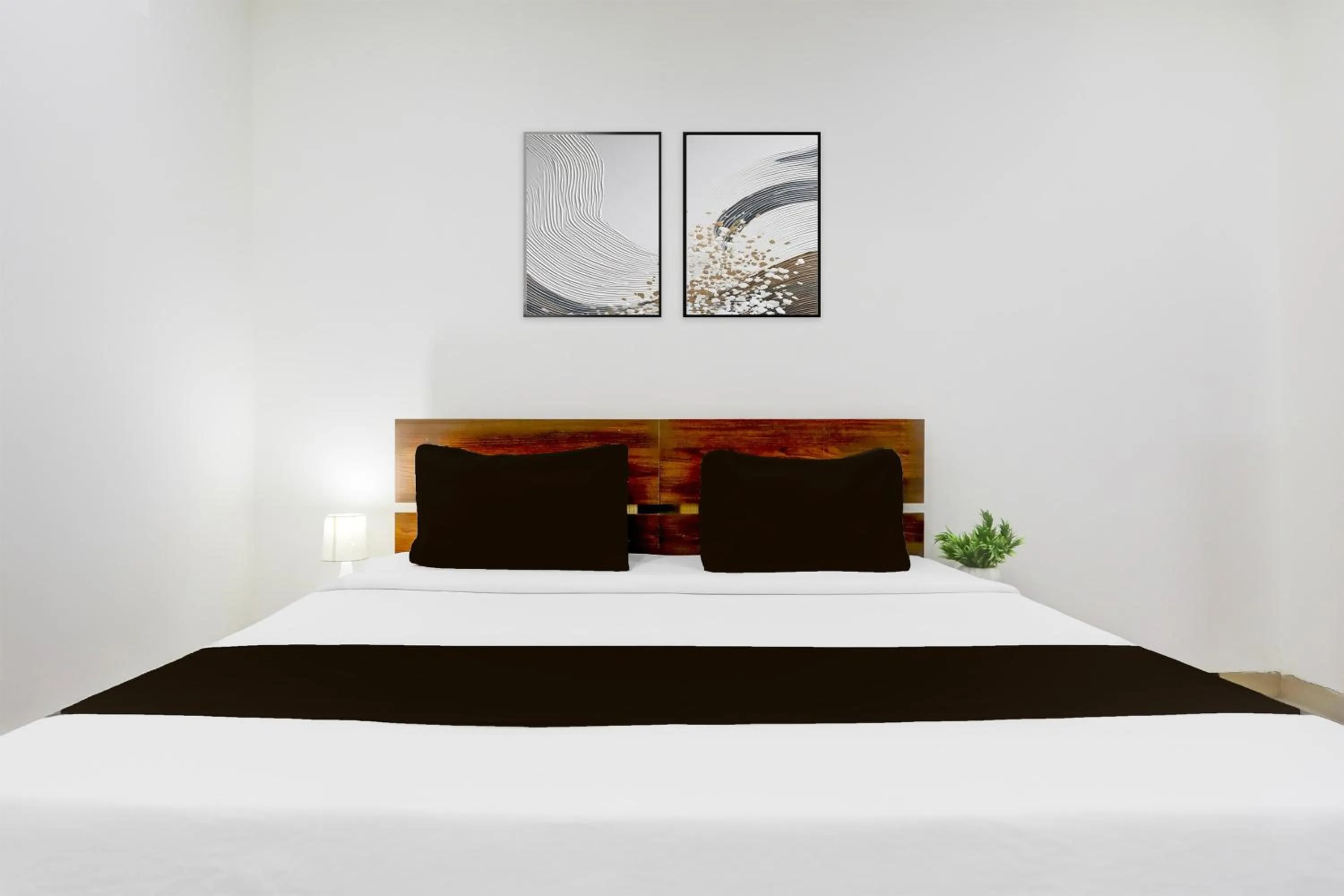 Bedroom, Bed in Townhouse DAVV University Indore Formerly Indrapuri