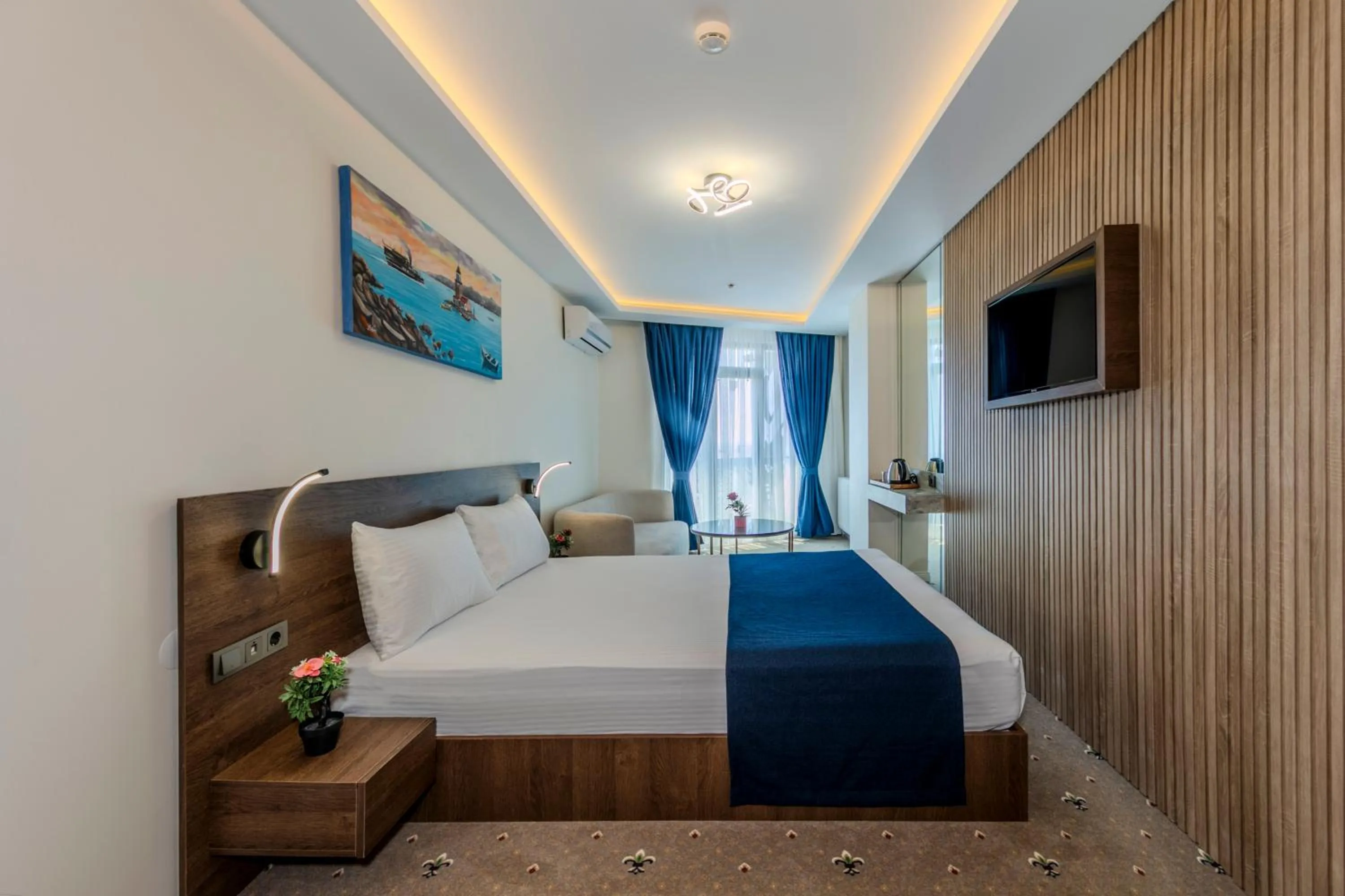 Bed in Airport Waves Hotel