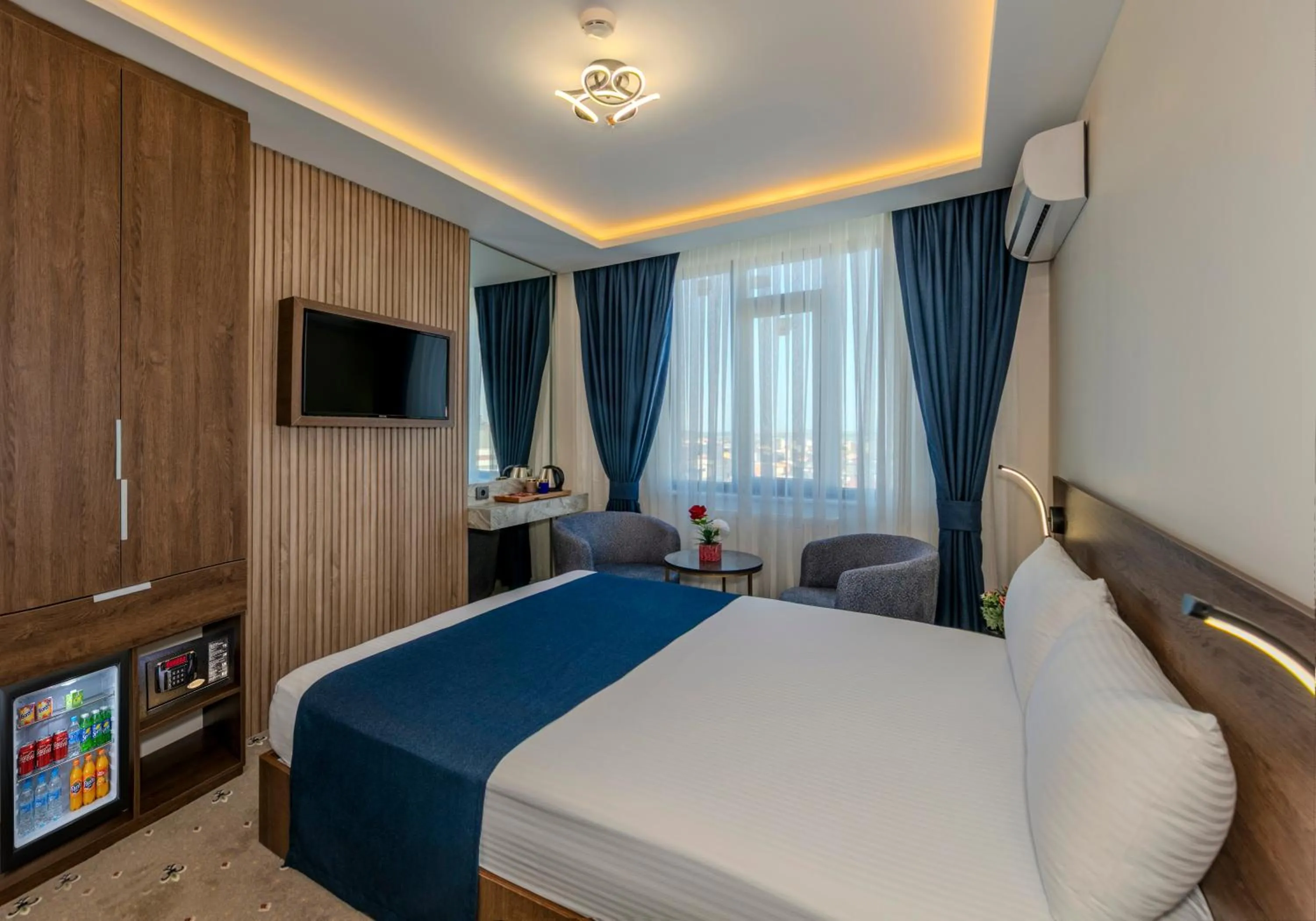 Bed in Airport Waves Hotel