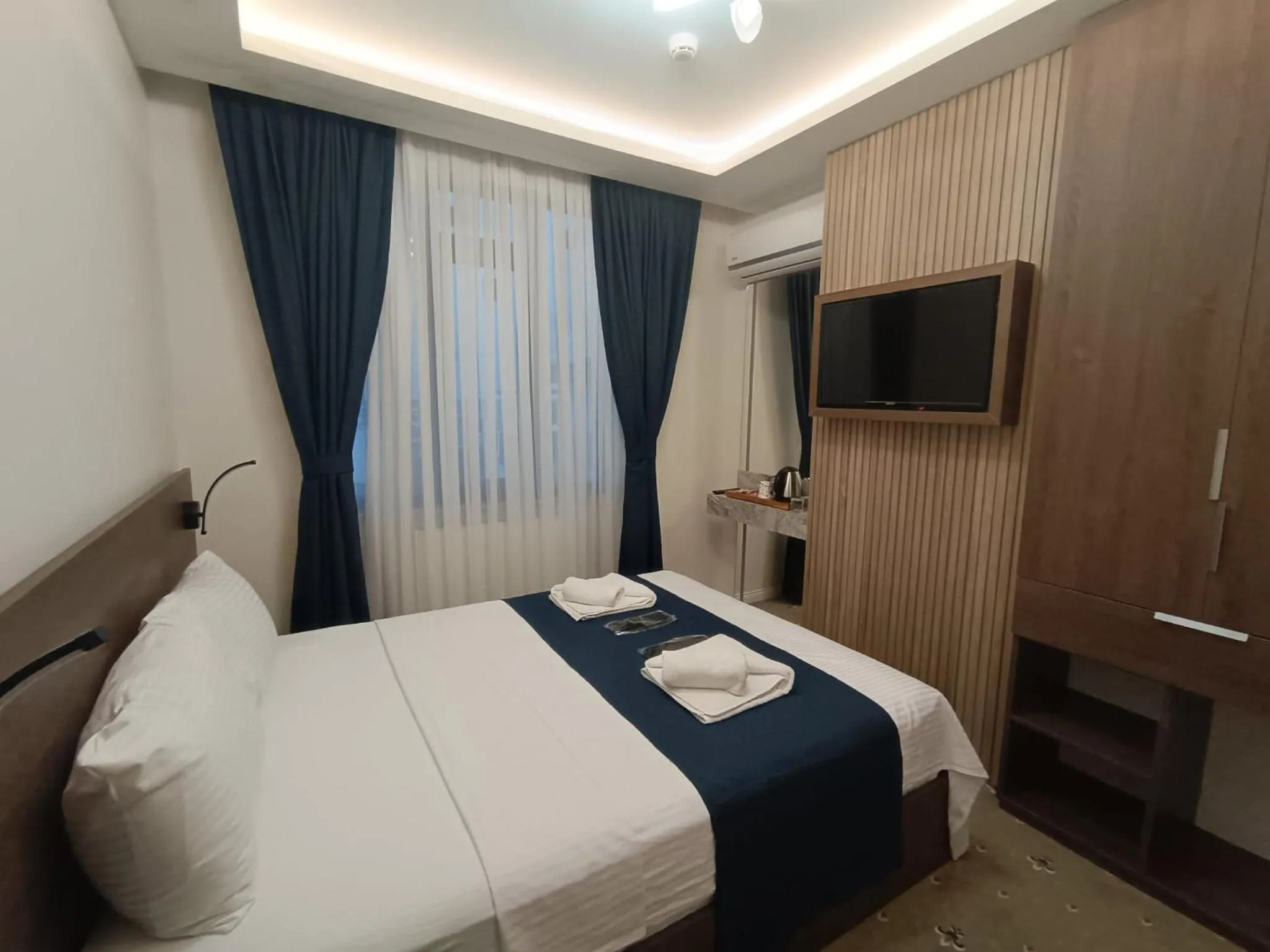 Bed in Airport Waves Hotel