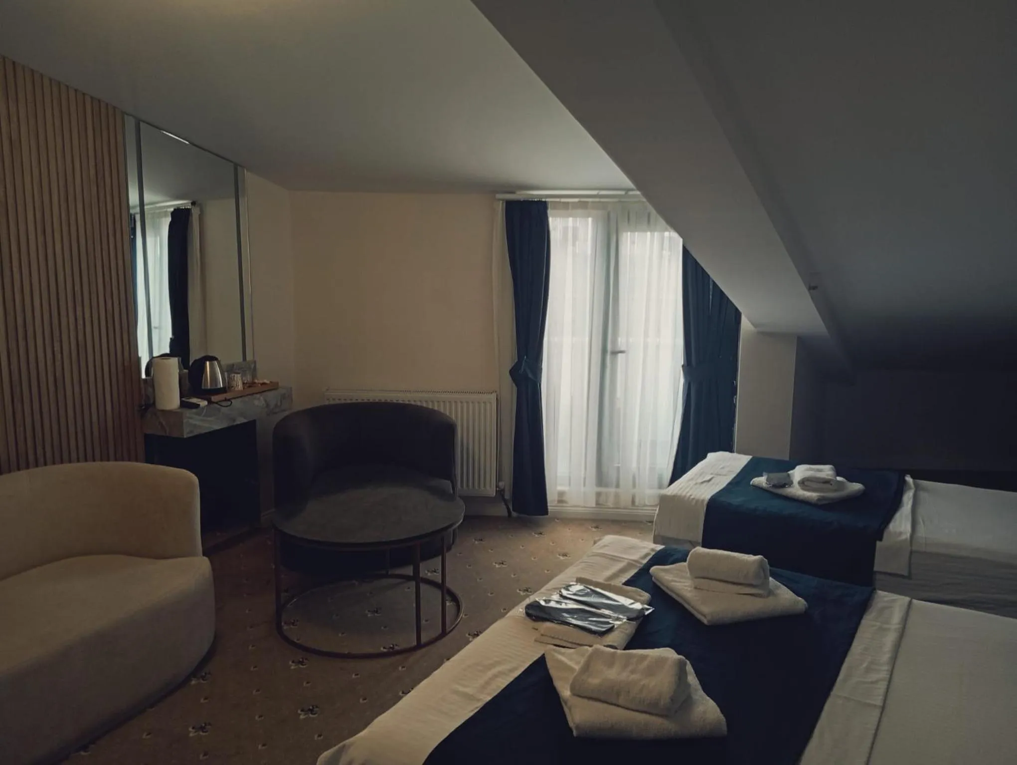 Bed in Airport Waves Hotel