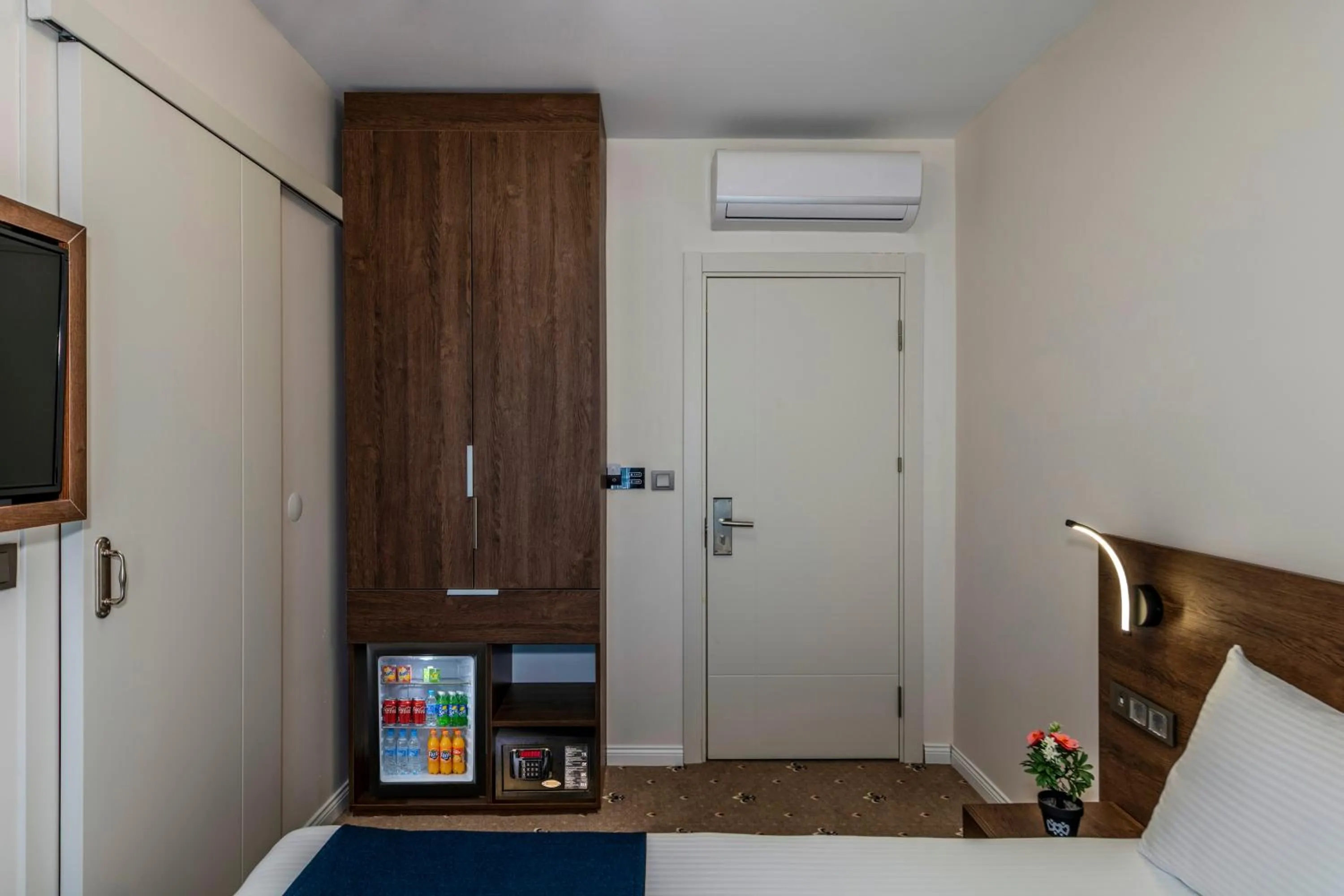 air conditioner, Bed in Airport Waves Hotel