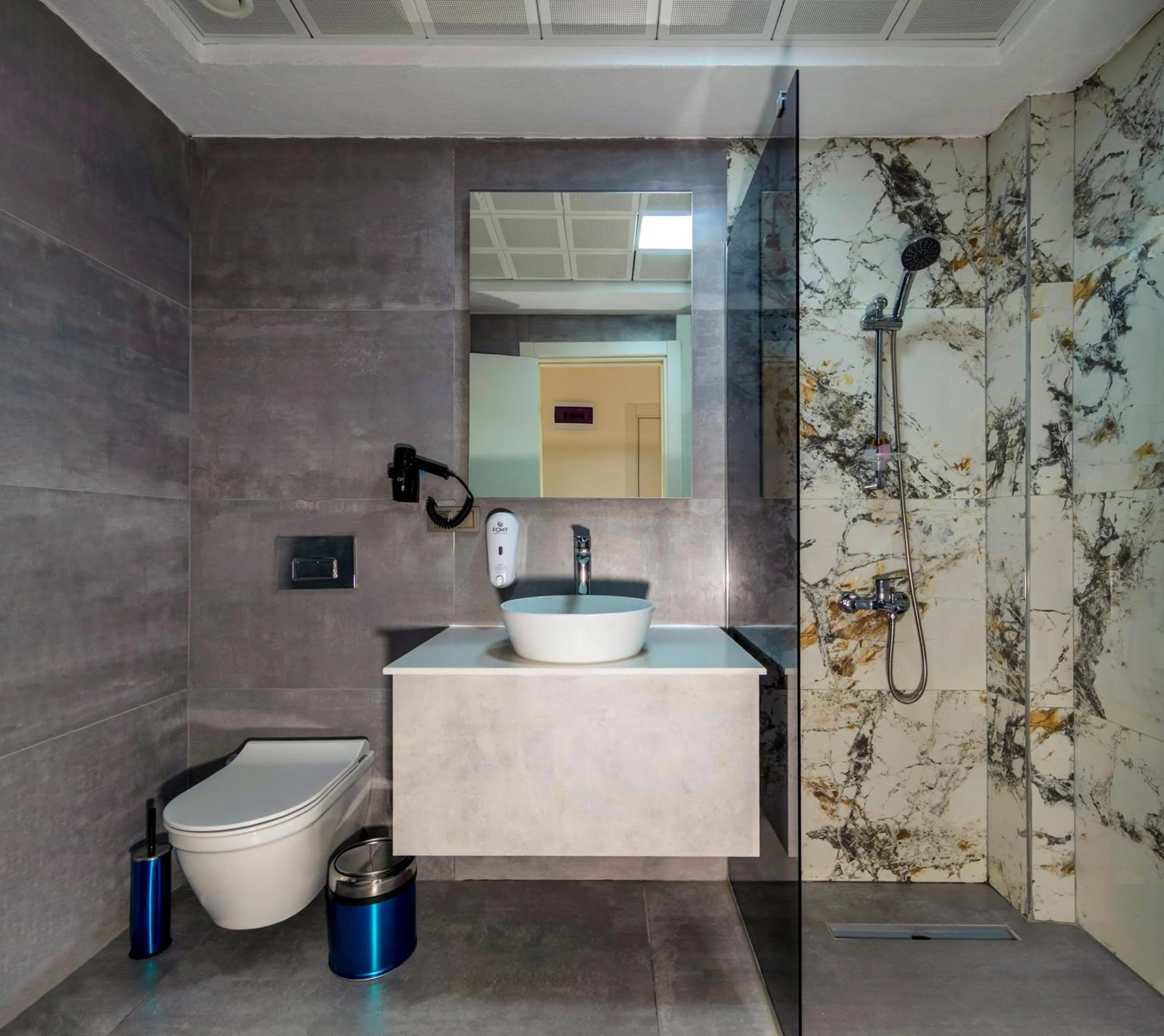 Shower in Airport Waves Hotel