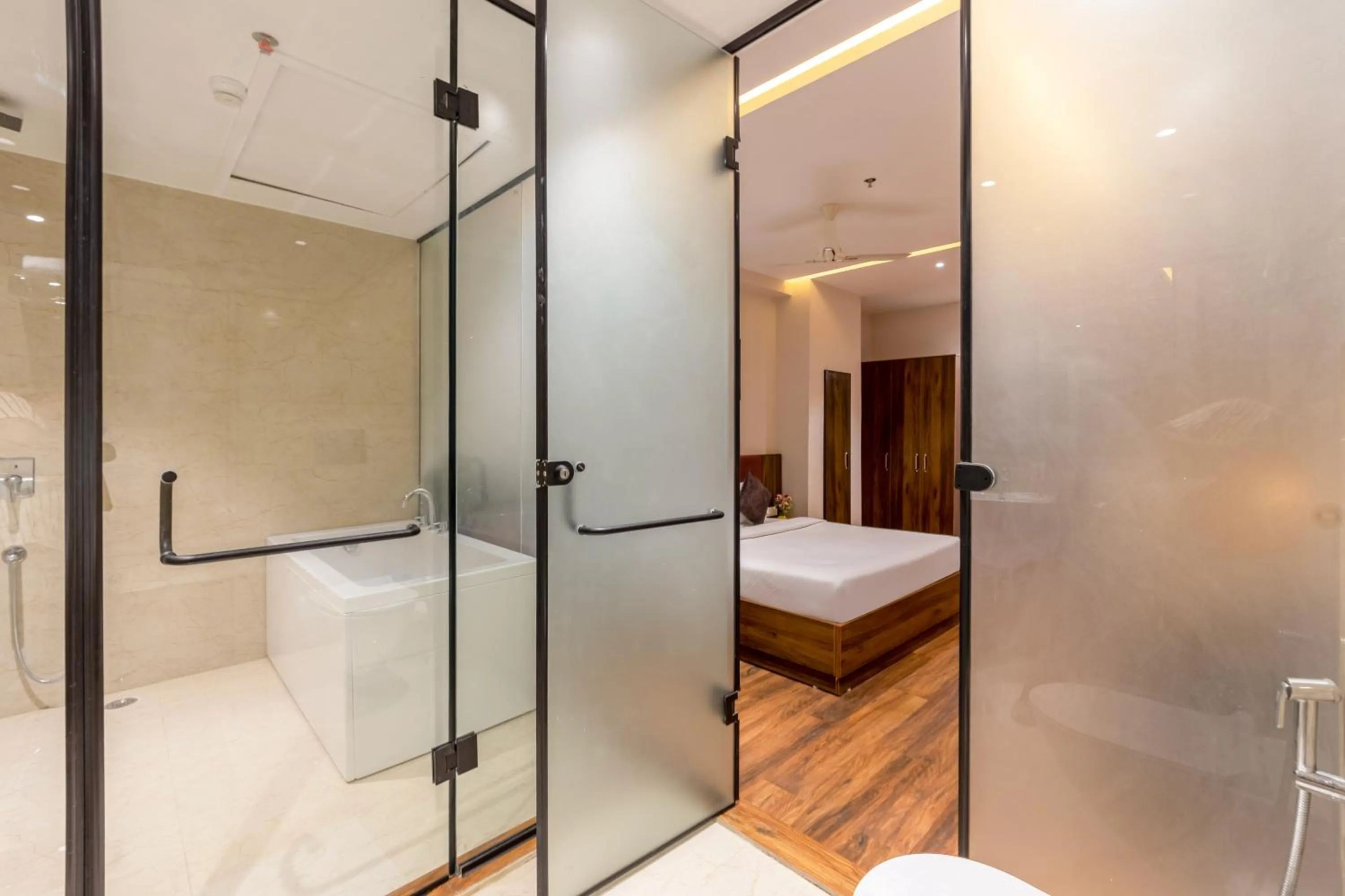 Shower, Bed in Saltstayz Premier Suite Chandigarh Mohali