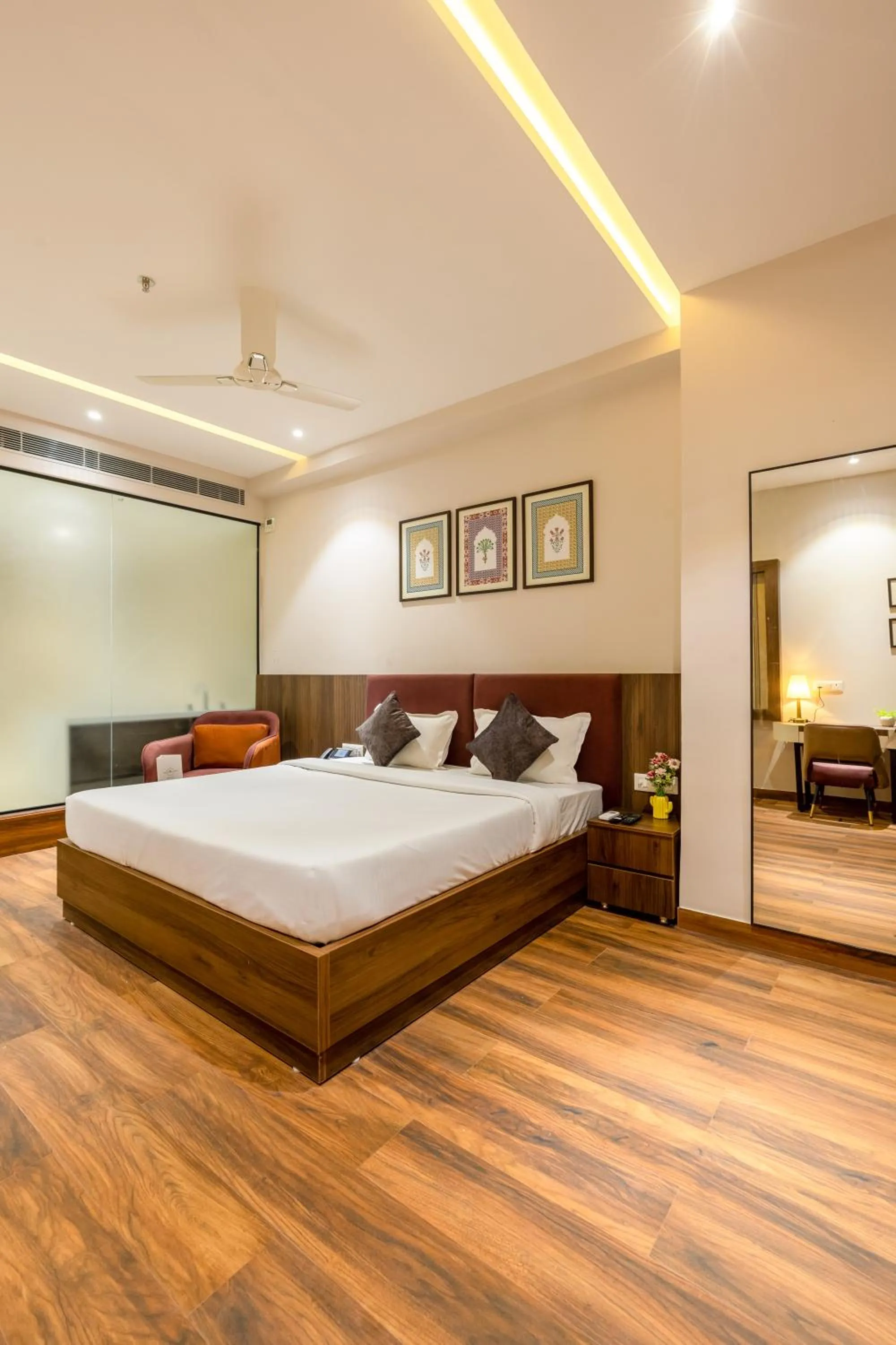 Bed in Saltstayz Premier Suite Chandigarh Mohali