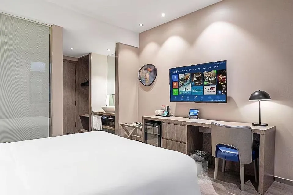 Photo of the whole room, Bed in JL Boutique Hotel shanghai Tian An 1000 Trees Jing An Temple changshou Road Store