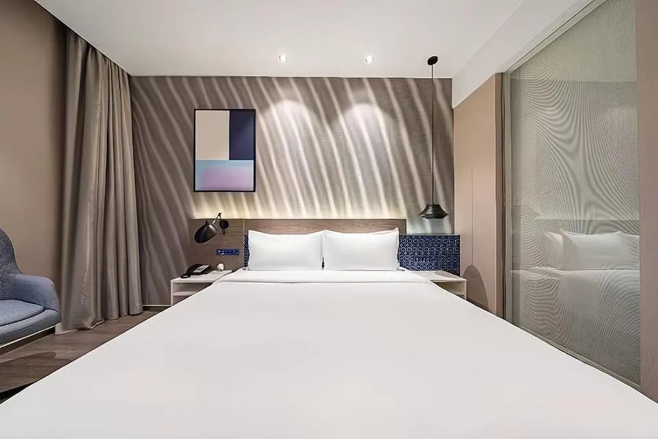 Photo of the whole room, Bed in JL Boutique Hotel shanghai Tian An 1000 Trees Jing An Temple changshou Road Store
