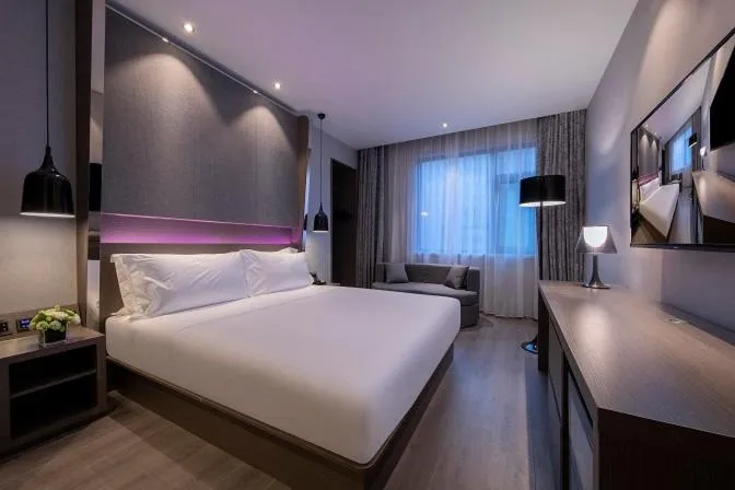 Photo of the whole room, Bed in JL Boutique Hotel shanghai Tian An 1000 Trees Jing An Temple changshou Road Store