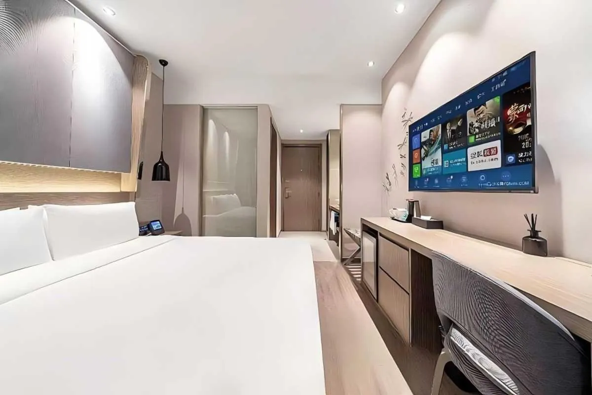 Photo of the whole room, Bed in JL Boutique Hotel shanghai Tian An 1000 Trees Jing An Temple changshou Road Store