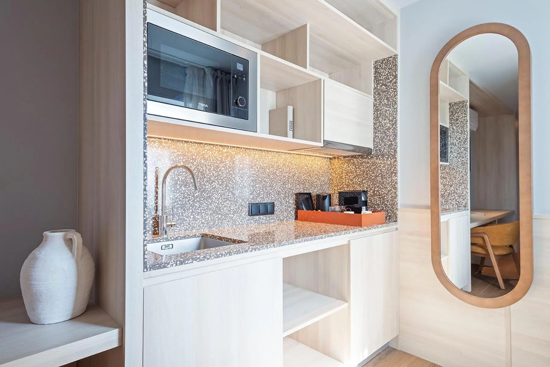 Coffee/tea facilities in Hotel Acta Moa