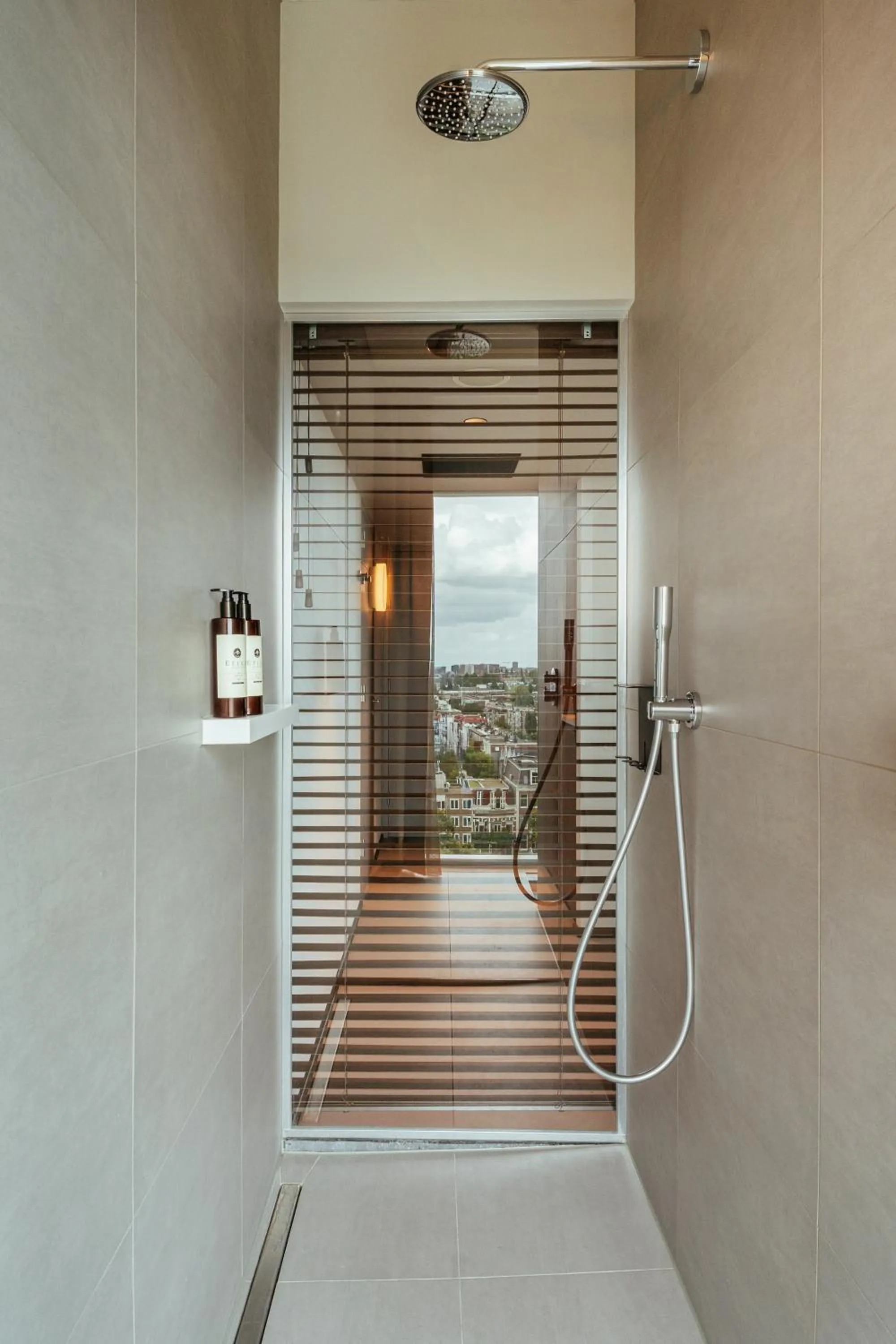 Shower in Hotel V Oosterpark
