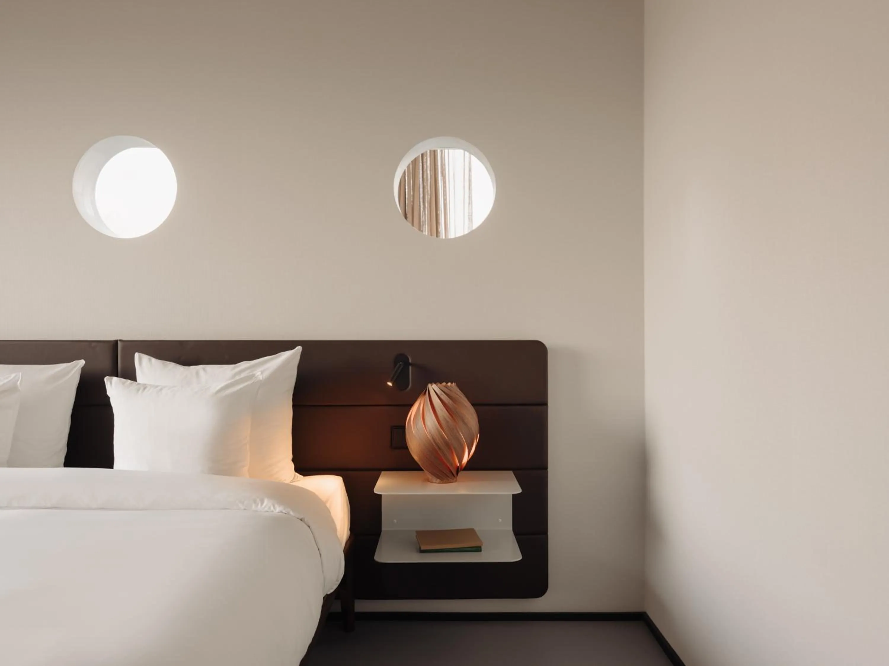 Bed in Hotel V Oosterpark