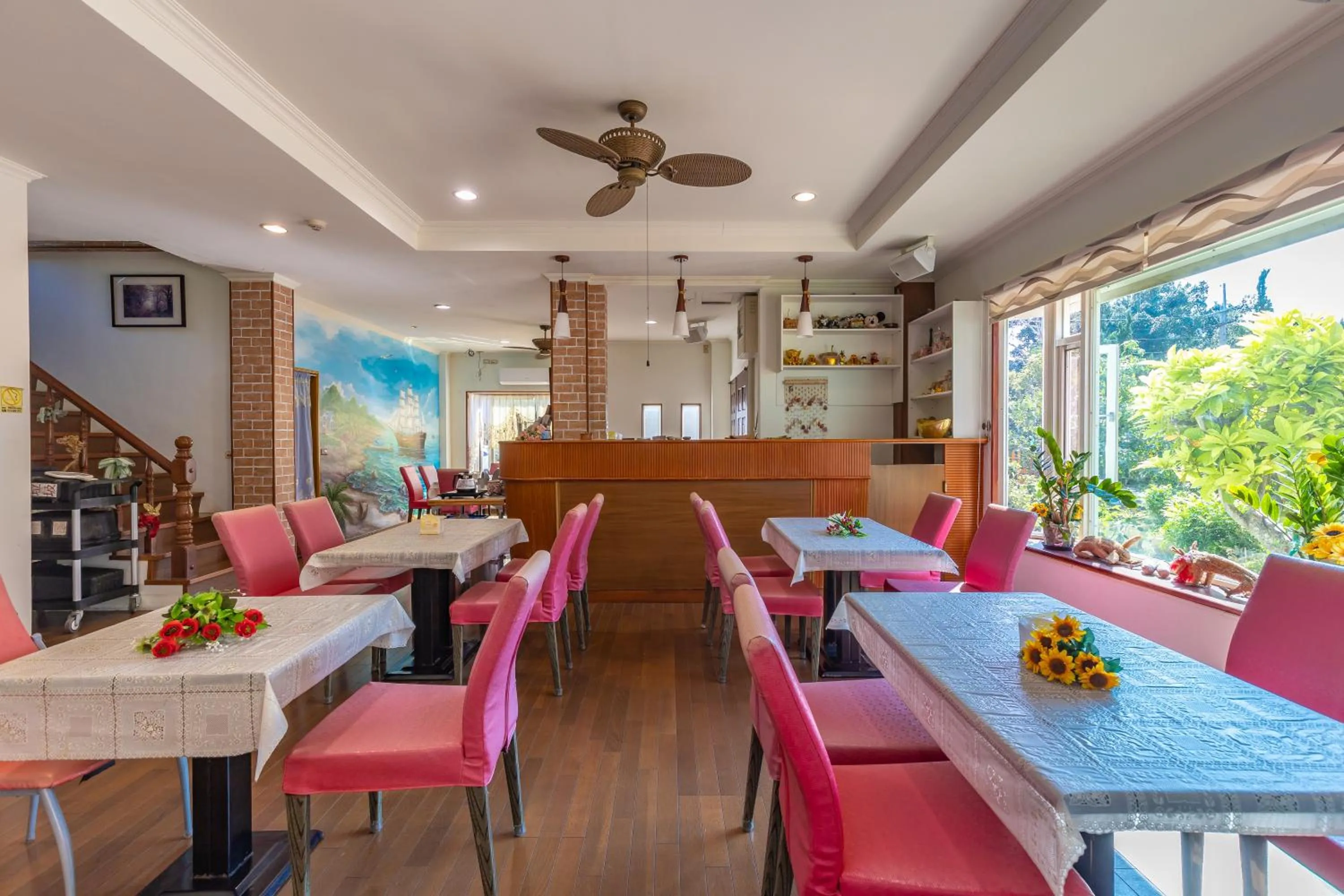 Restaurant/places to eat in Yishin Garden B&B