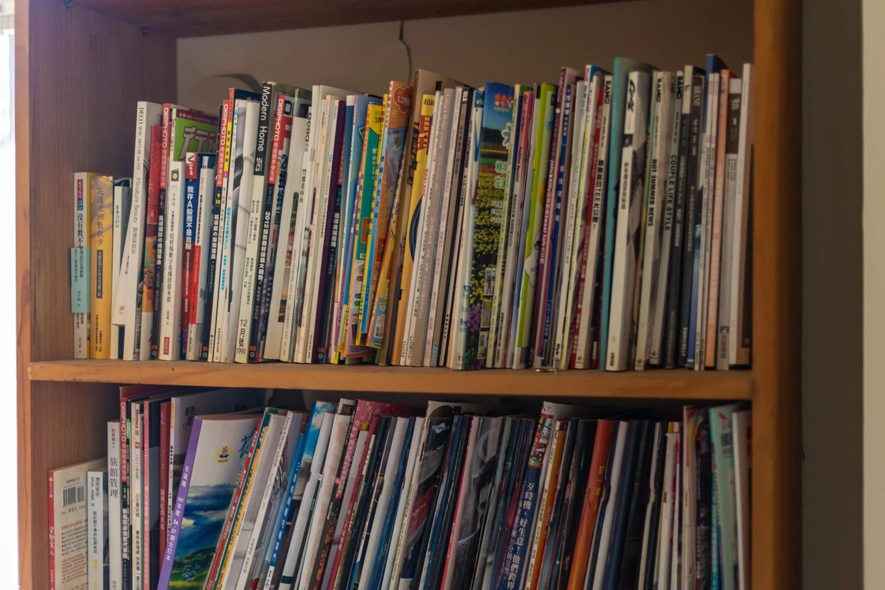 Library in Yishin Garden B&B