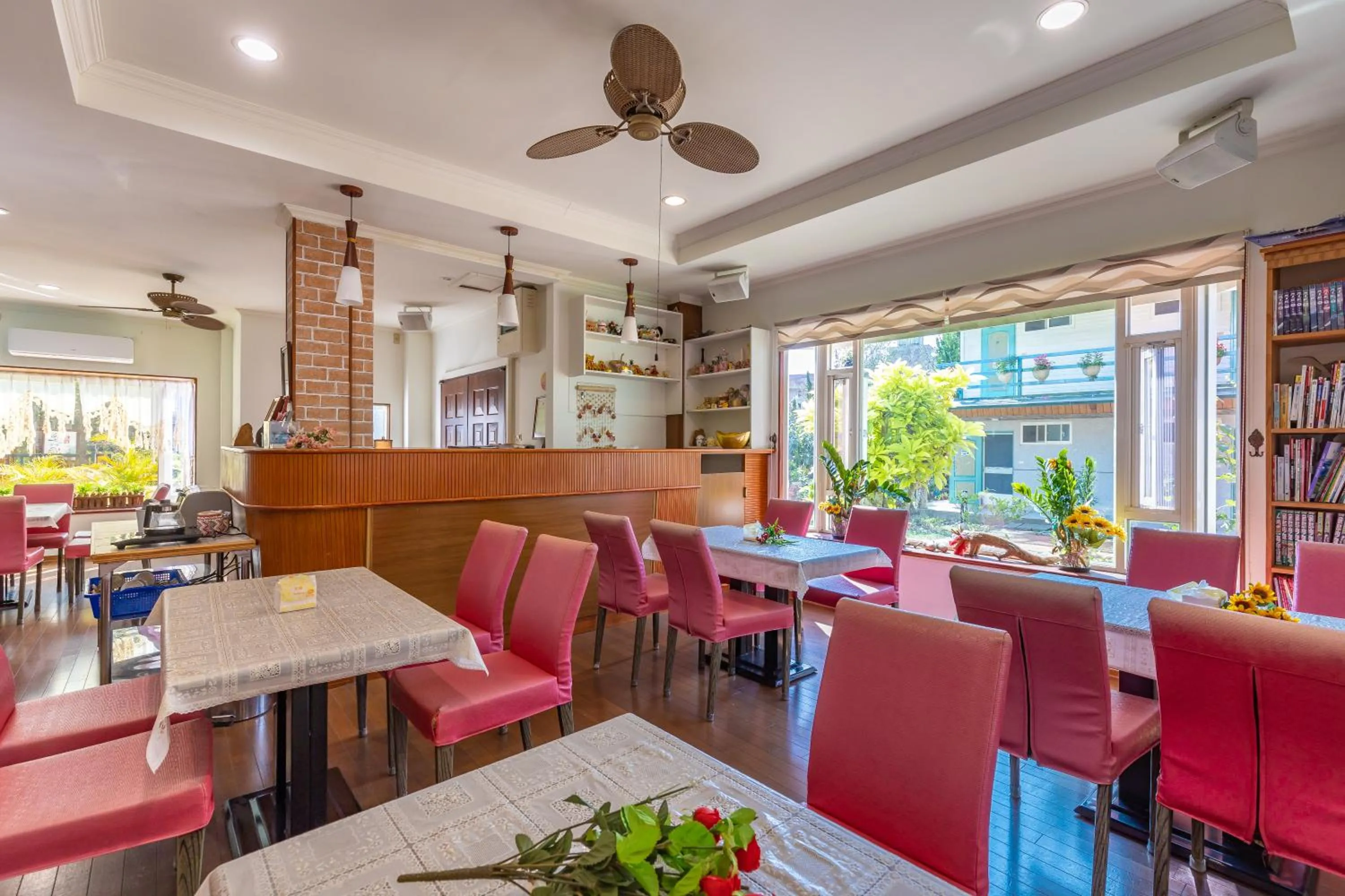 Restaurant/places to eat in Yishin Garden B&B