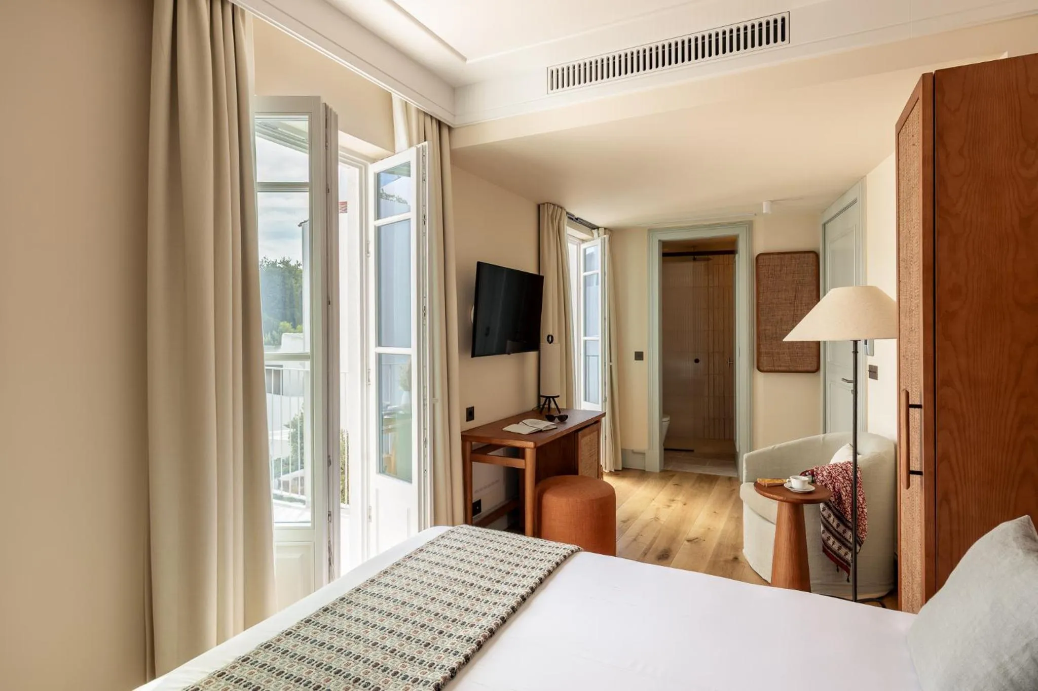 Bed in Palácio de Tavira, a Small Luxury Hotel of the World