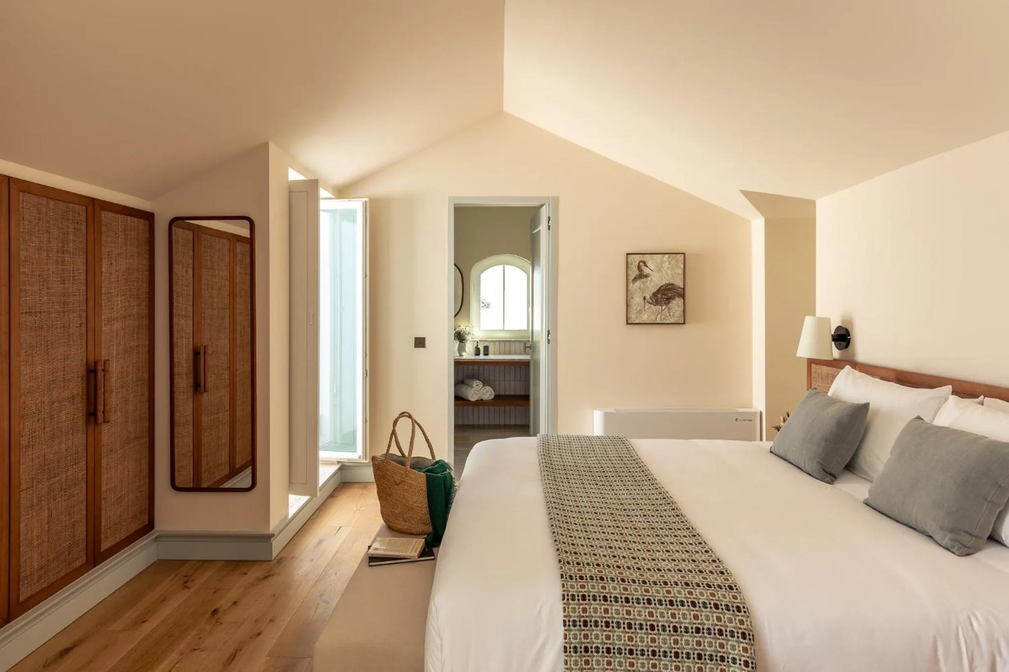 Bed in Palácio de Tavira, a Small Luxury Hotel of the World
