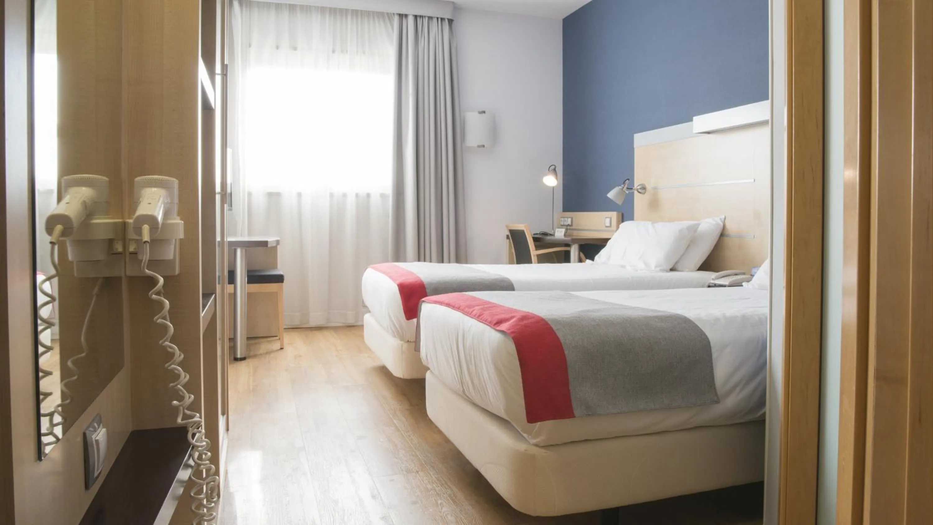 Photo of the whole room, Bed in Holiday Inn Express Madrid-Getafe by IHG