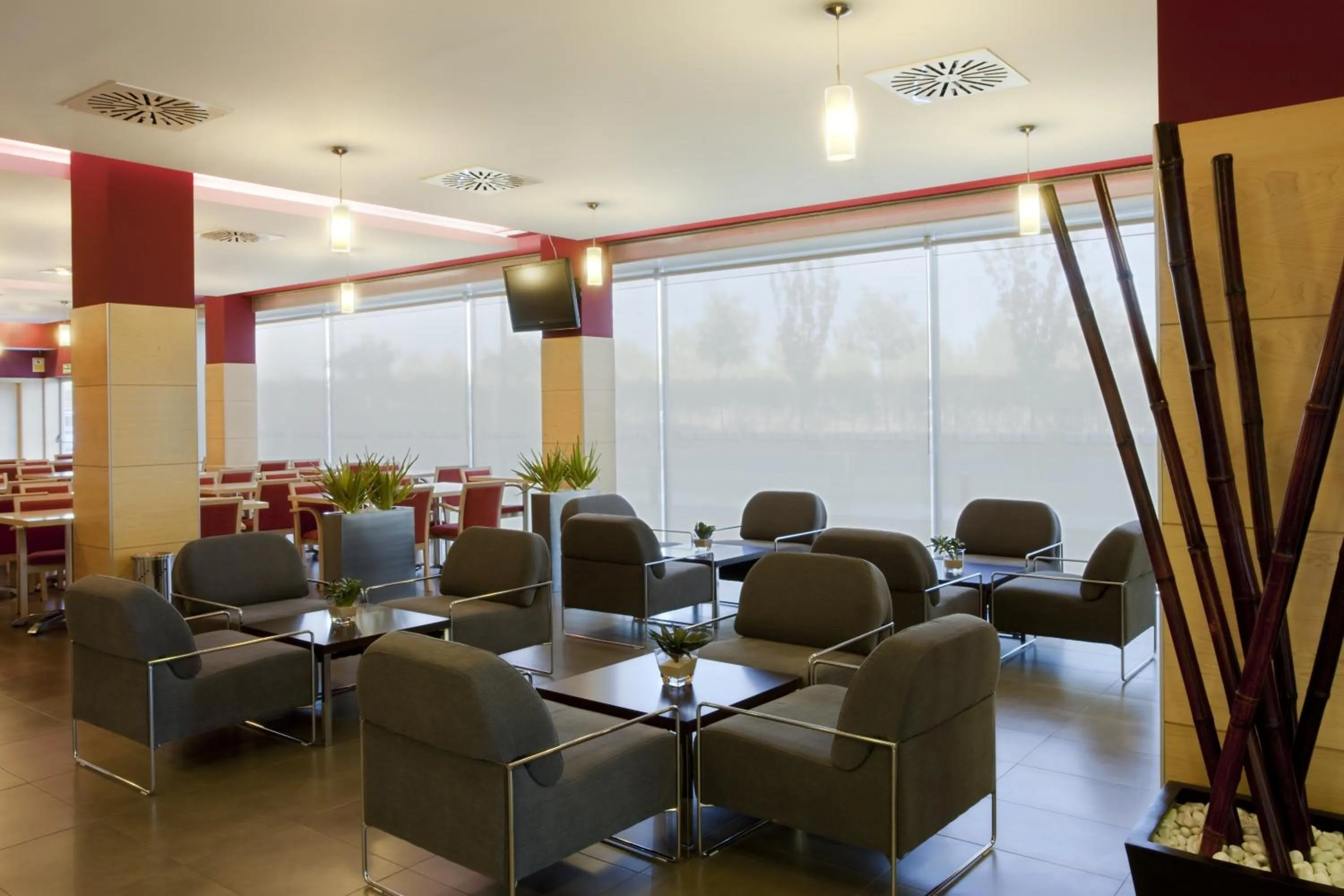 Lounge or bar in Holiday Inn Express Madrid-Getafe by IHG
