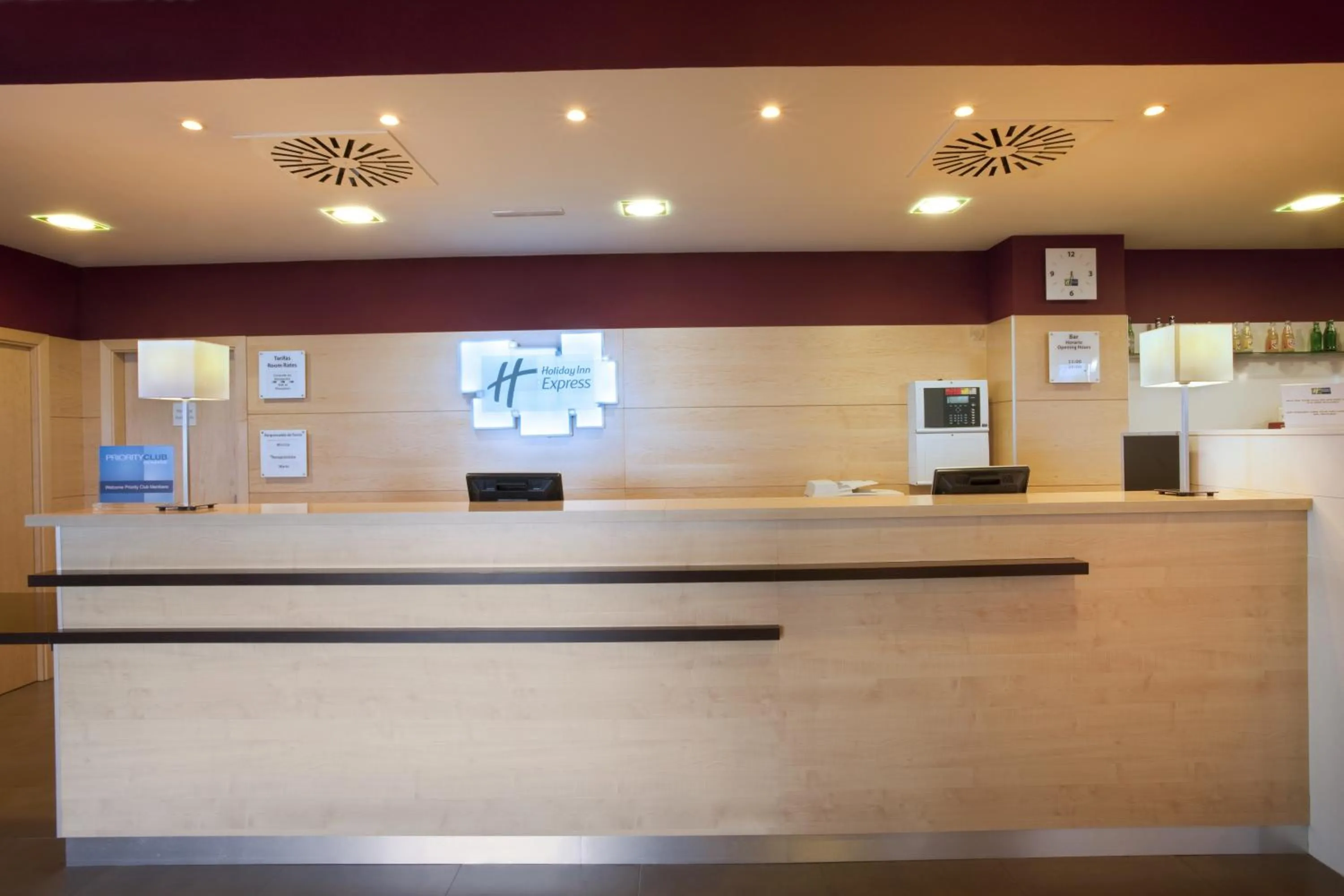 Lobby or reception in Holiday Inn Express Madrid-Getafe by IHG