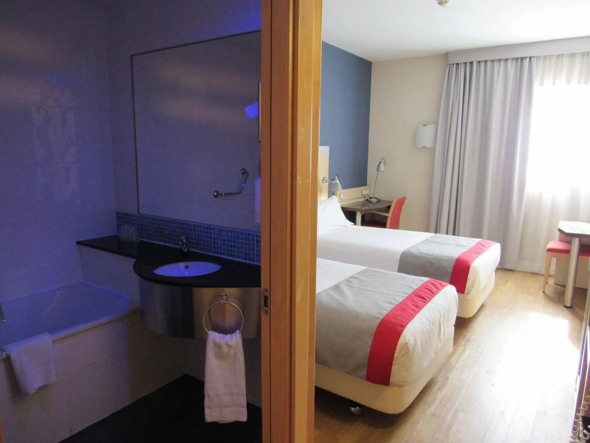 Photo of the whole room, Bed in Holiday Inn Express Madrid-Getafe by IHG