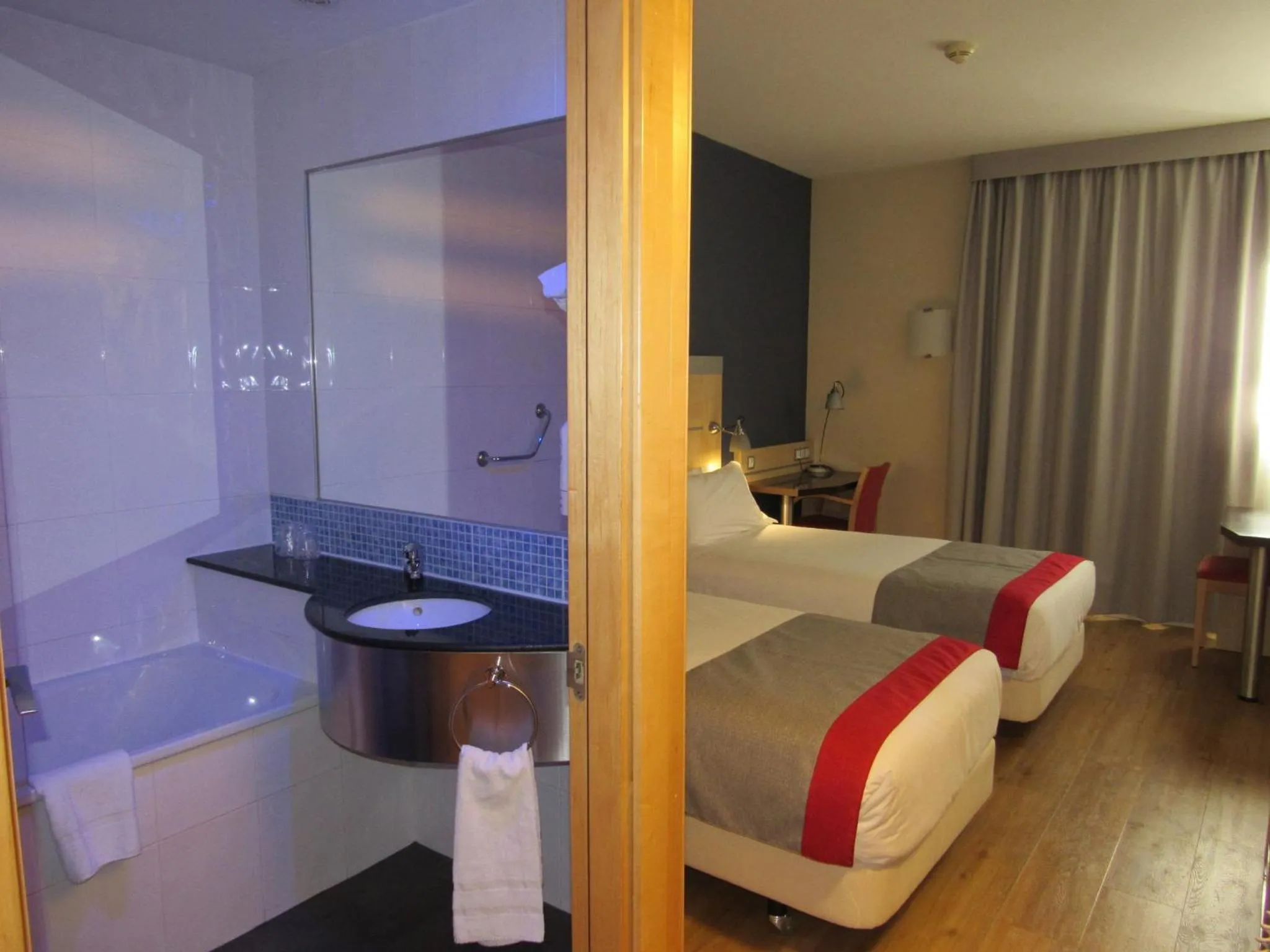 Photo of the whole room, Bed in Holiday Inn Express Madrid-Getafe by IHG