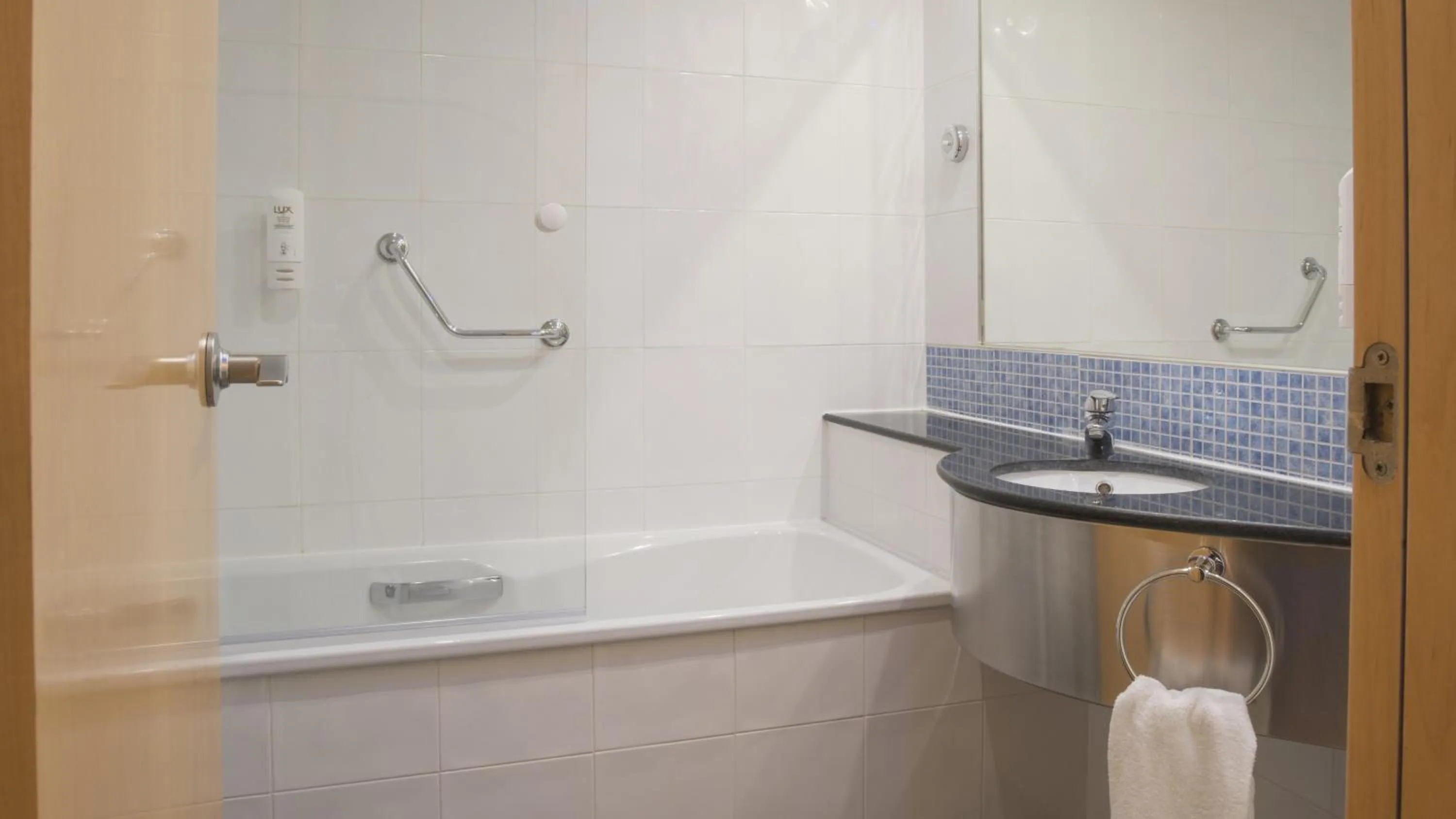 Bathroom in Holiday Inn Express Madrid-Getafe by IHG