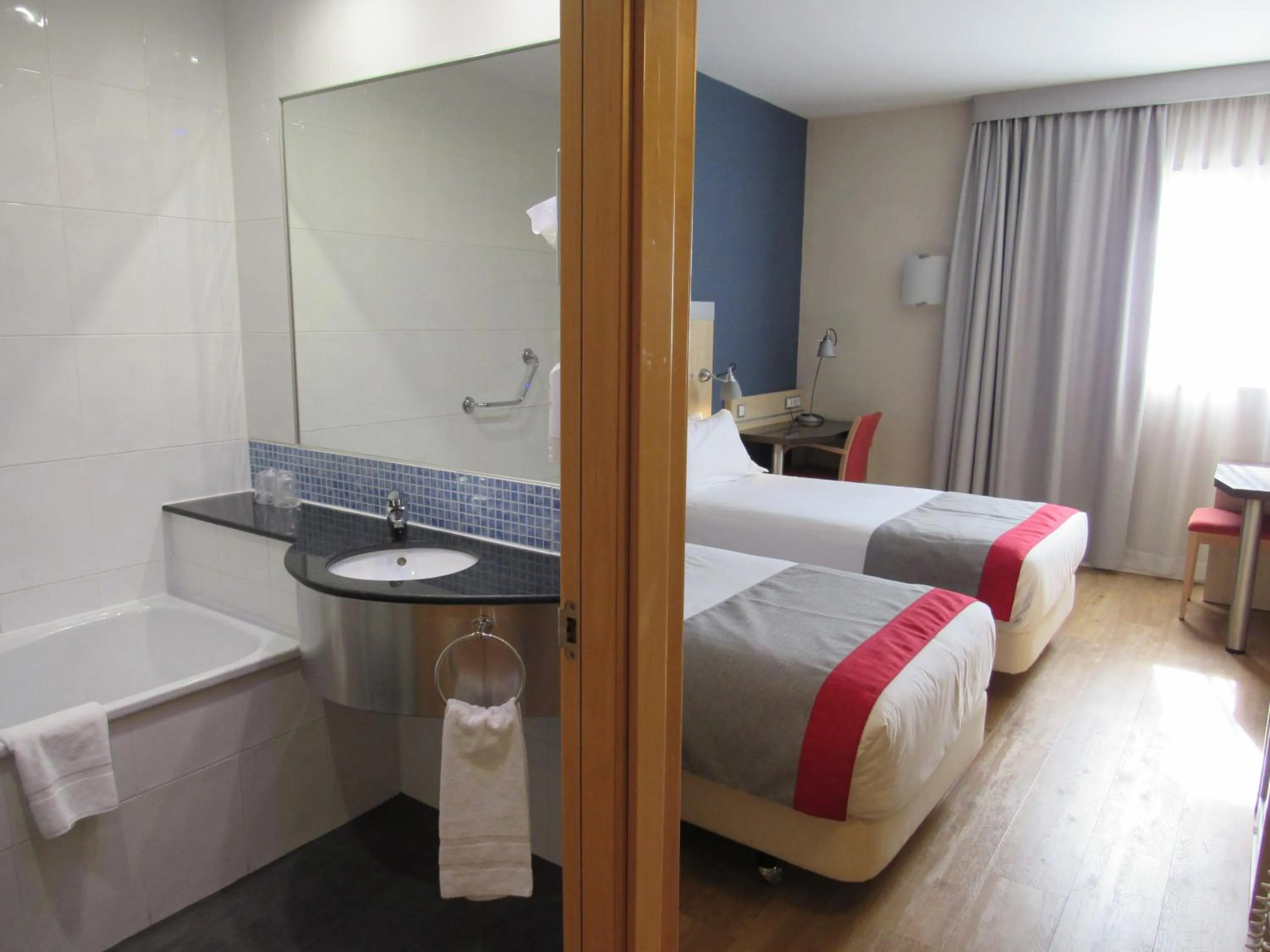 Bed in Holiday Inn Express Madrid-Getafe by IHG