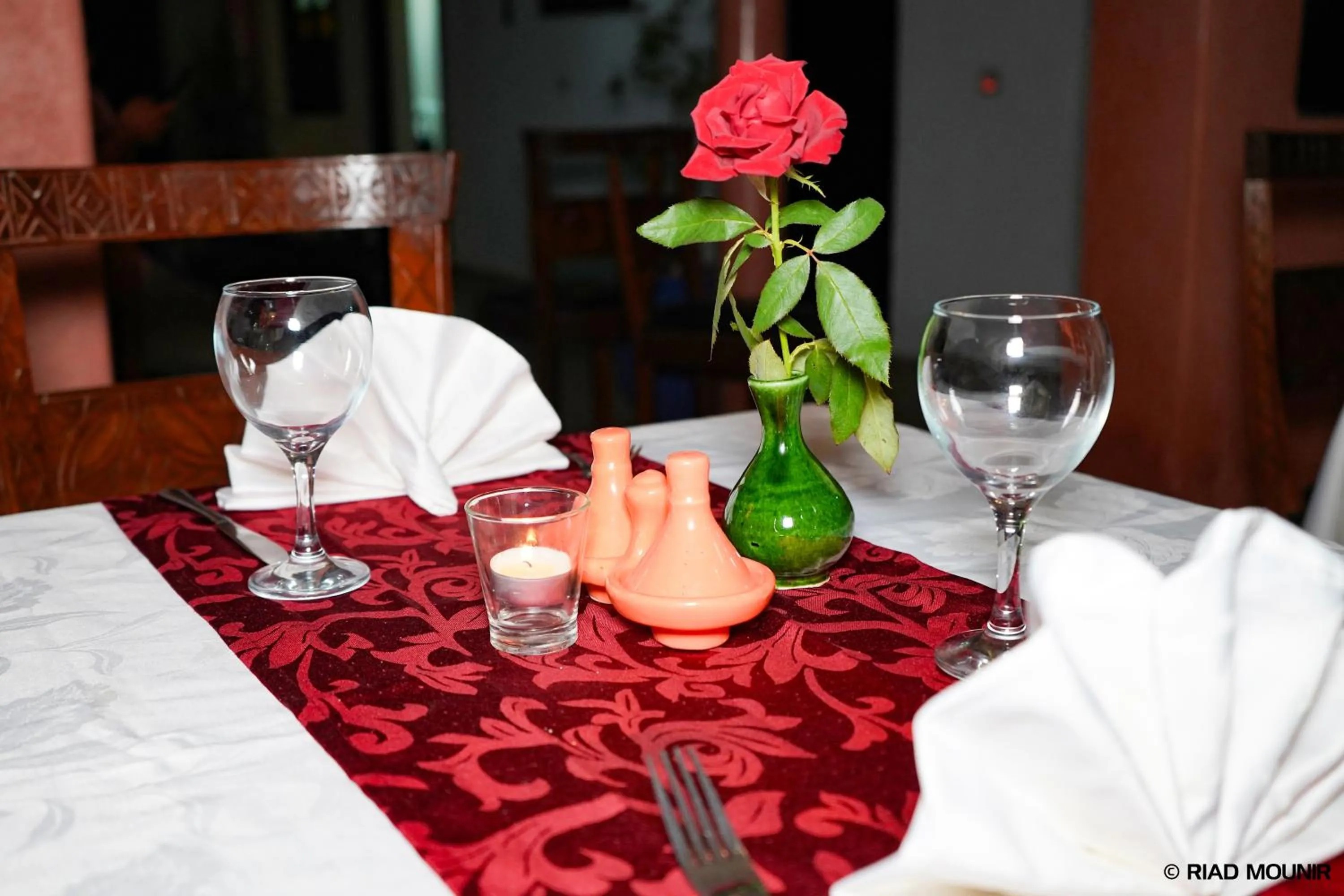 Restaurant/places to eat in Riad Mounir