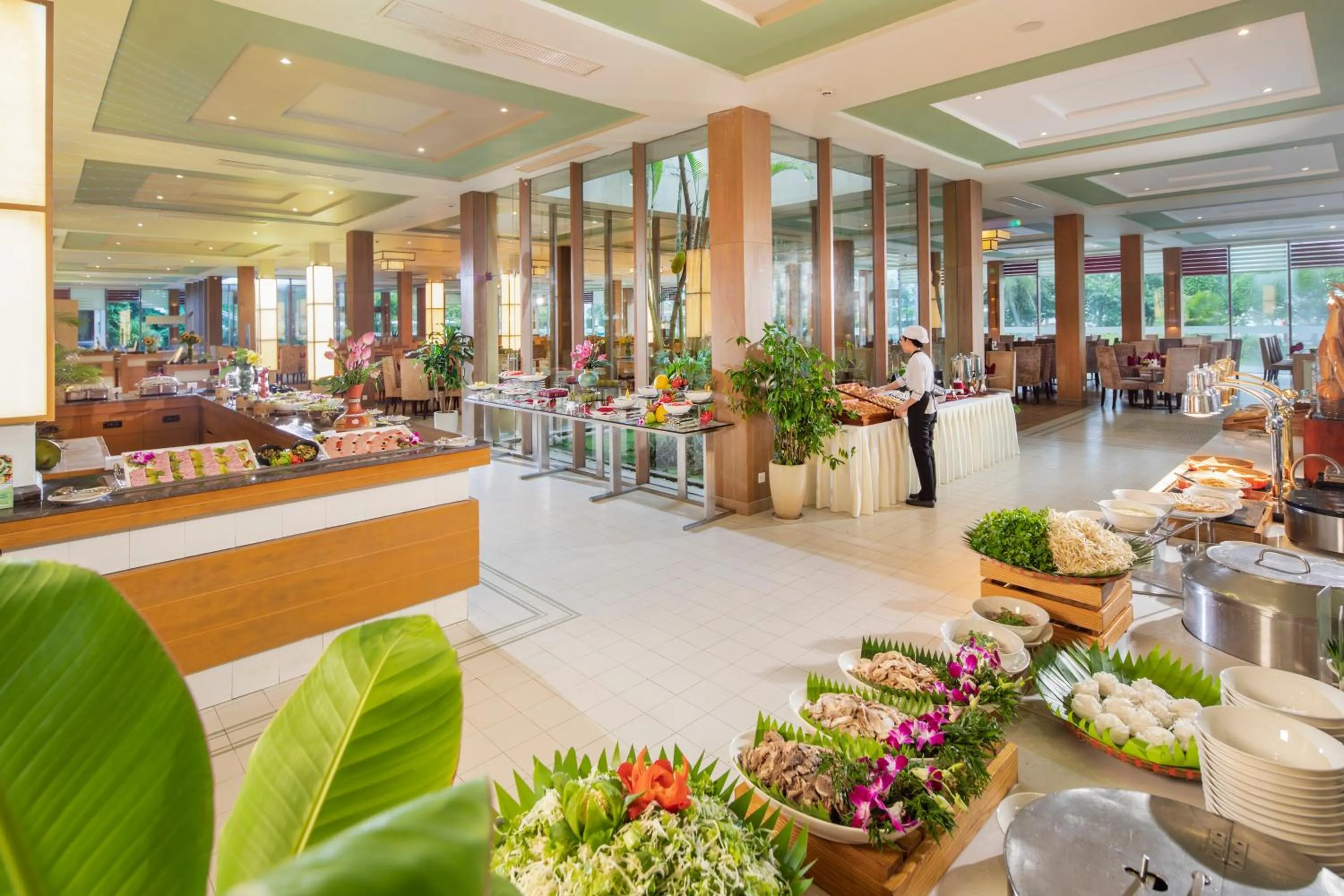 Restaurant/places to eat in FLC Luxury Hotel Samson