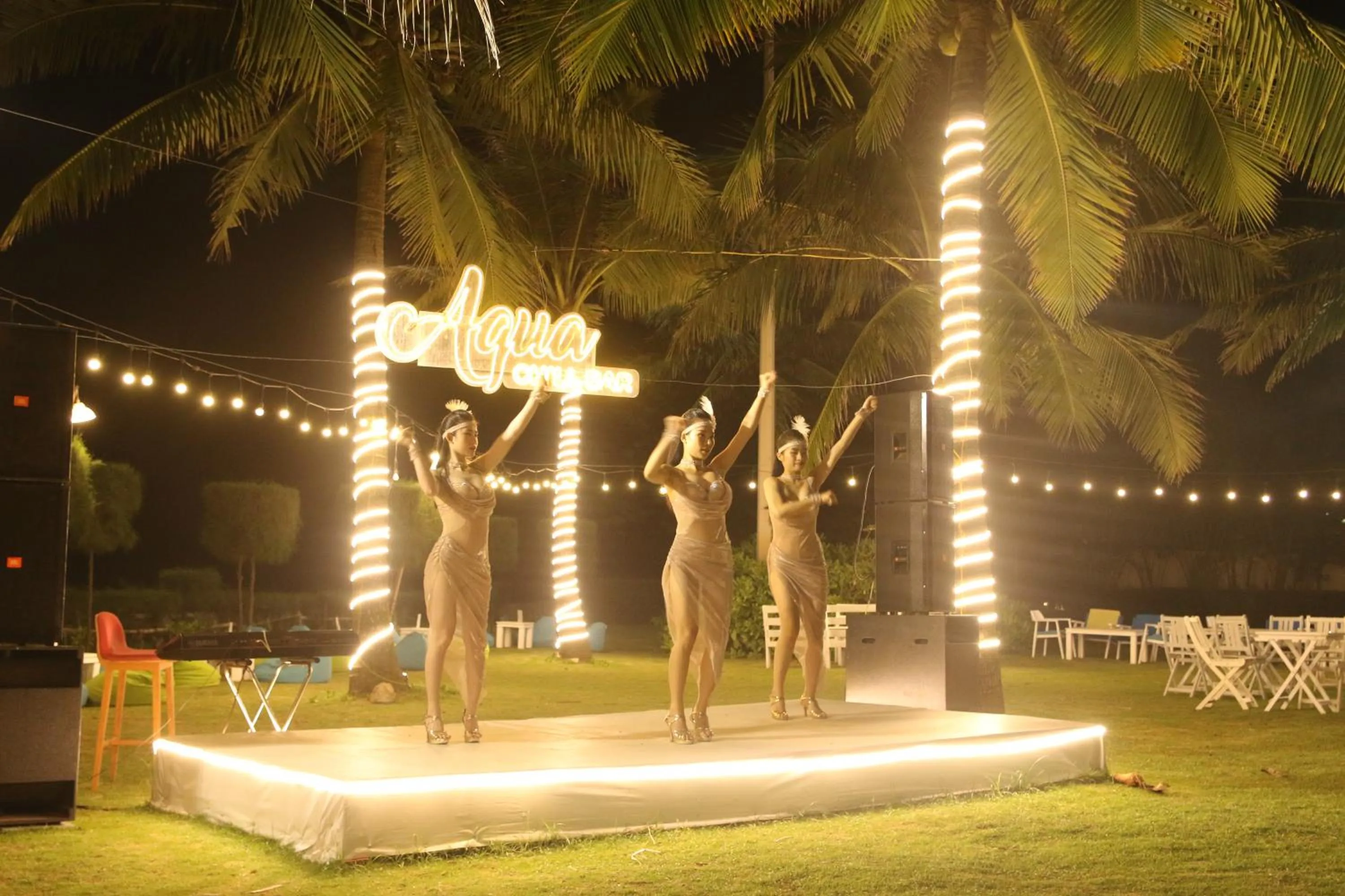 Restaurant/places to eat in FLC Luxury Hotel Samson