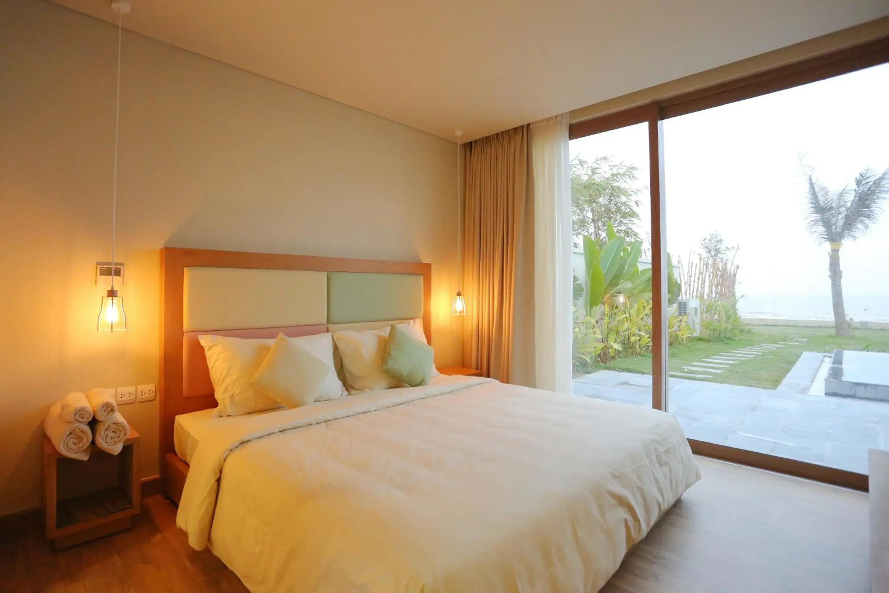 Seaview Living in FLC Luxury Hotel Samson Seaview Living in FLC Luxury Hotel Samson