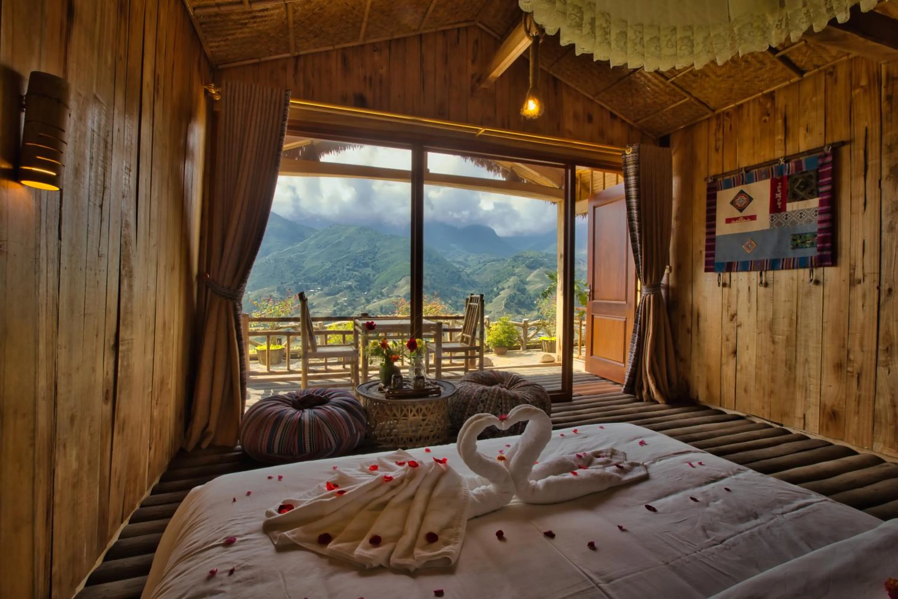 Mountain view, Bed in Eco Palms House - Sapa Retreat