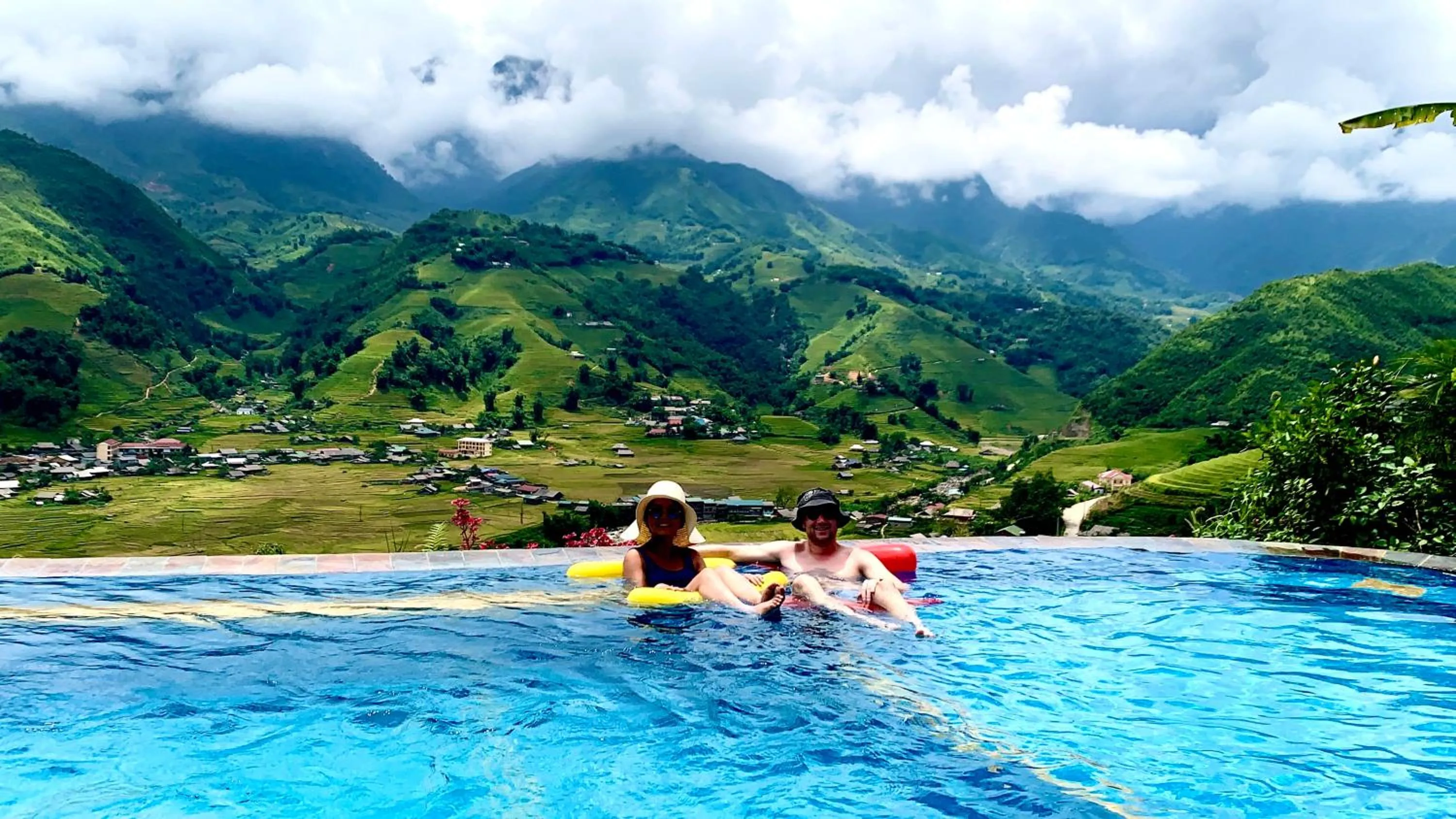 Swimming pool in Eco Palms House - Sapa Retreat