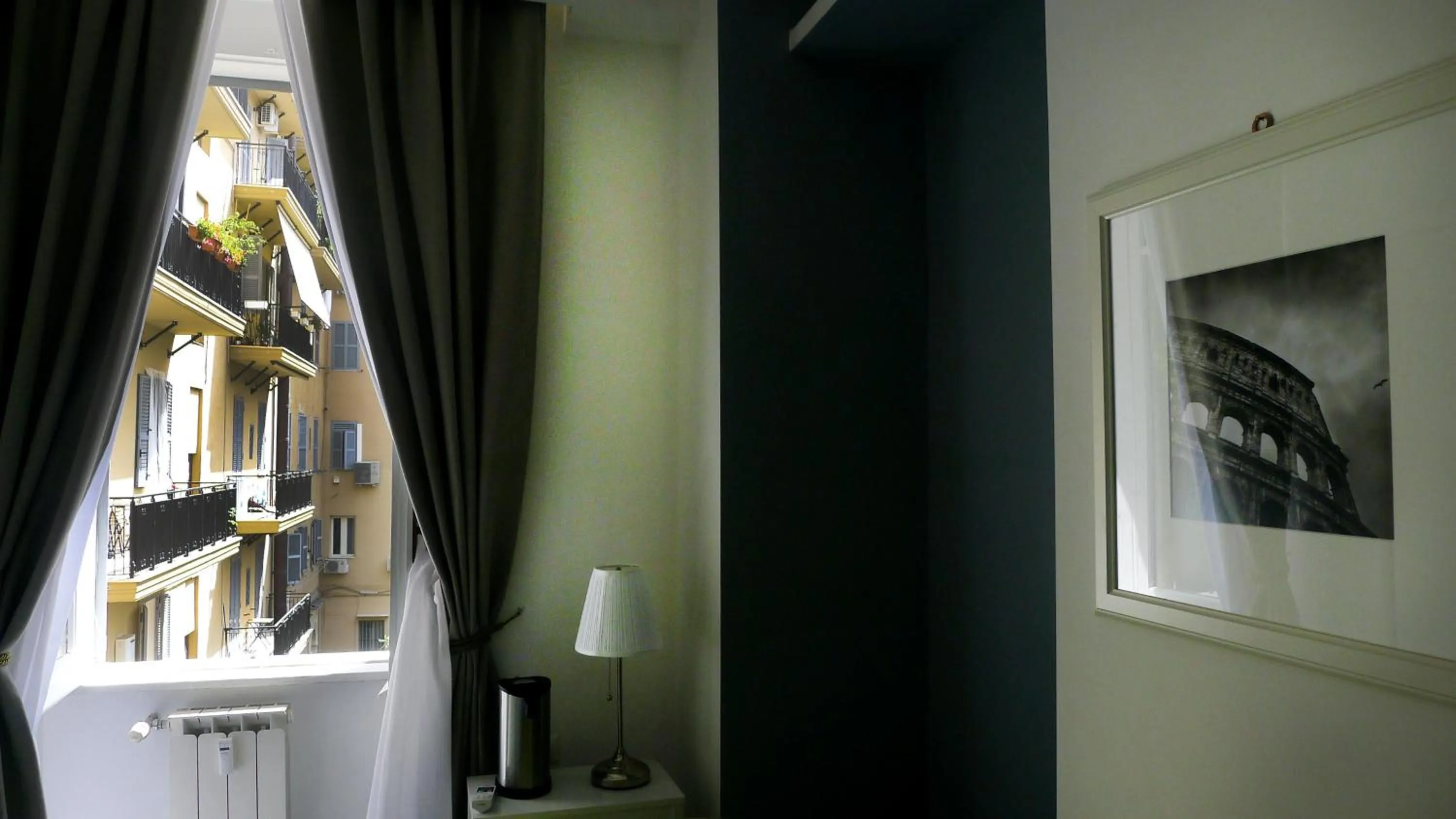 Decorative detail in Rome Together Guest House