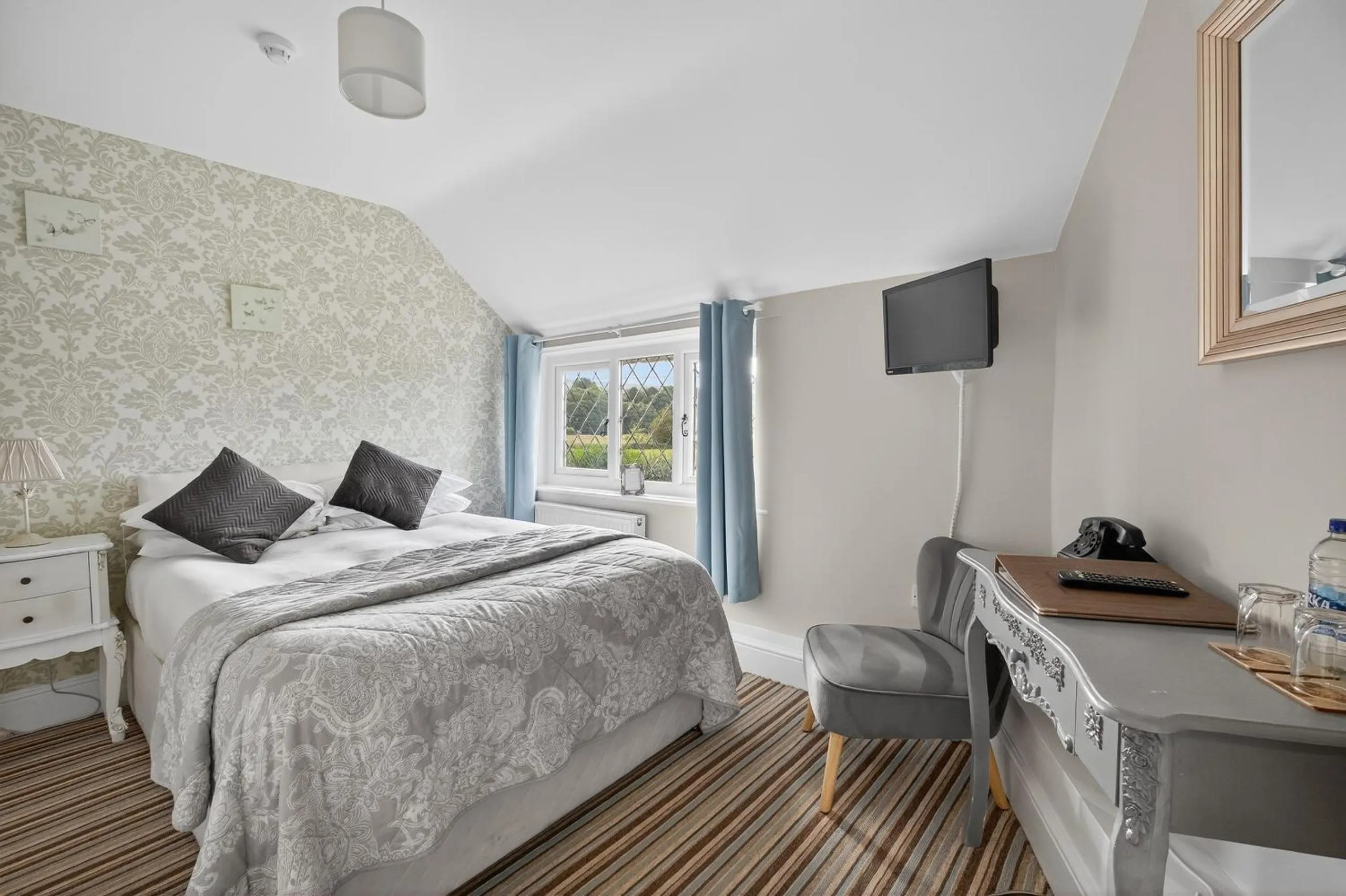 Bed in Greyhound Country Inn