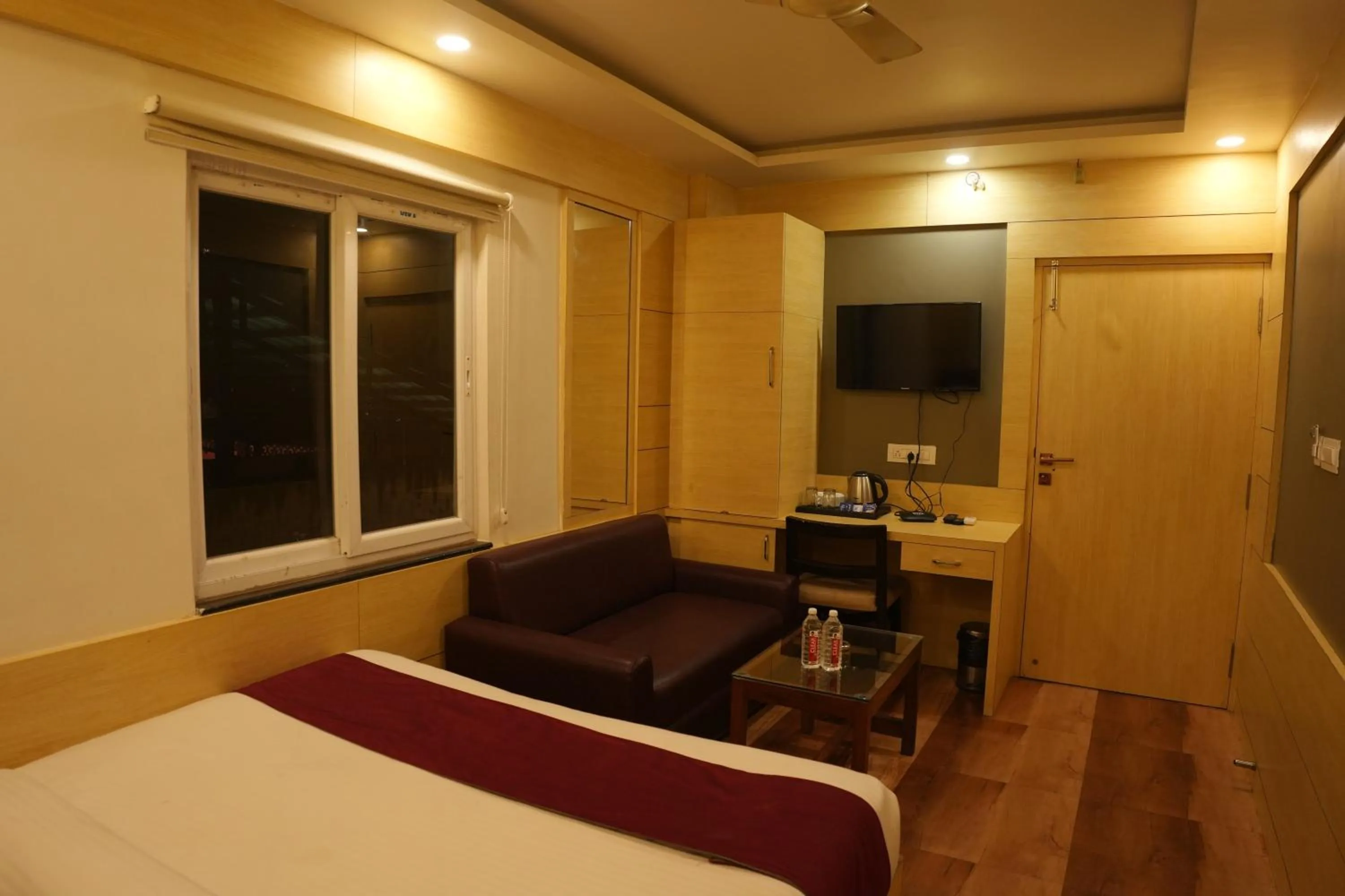 Photo of the whole room in Hotel Chariot Inn