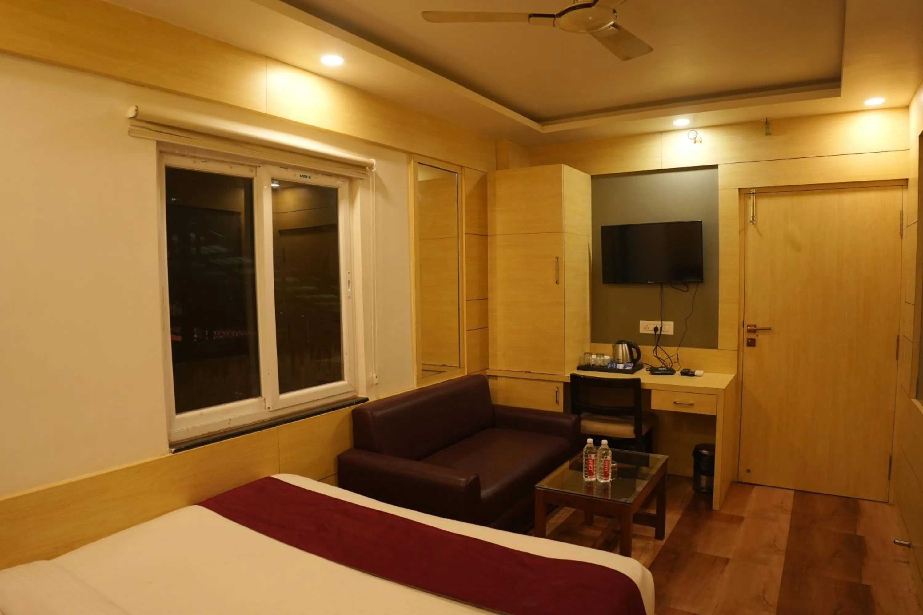 Photo of the whole room in Hotel Chariot Inn