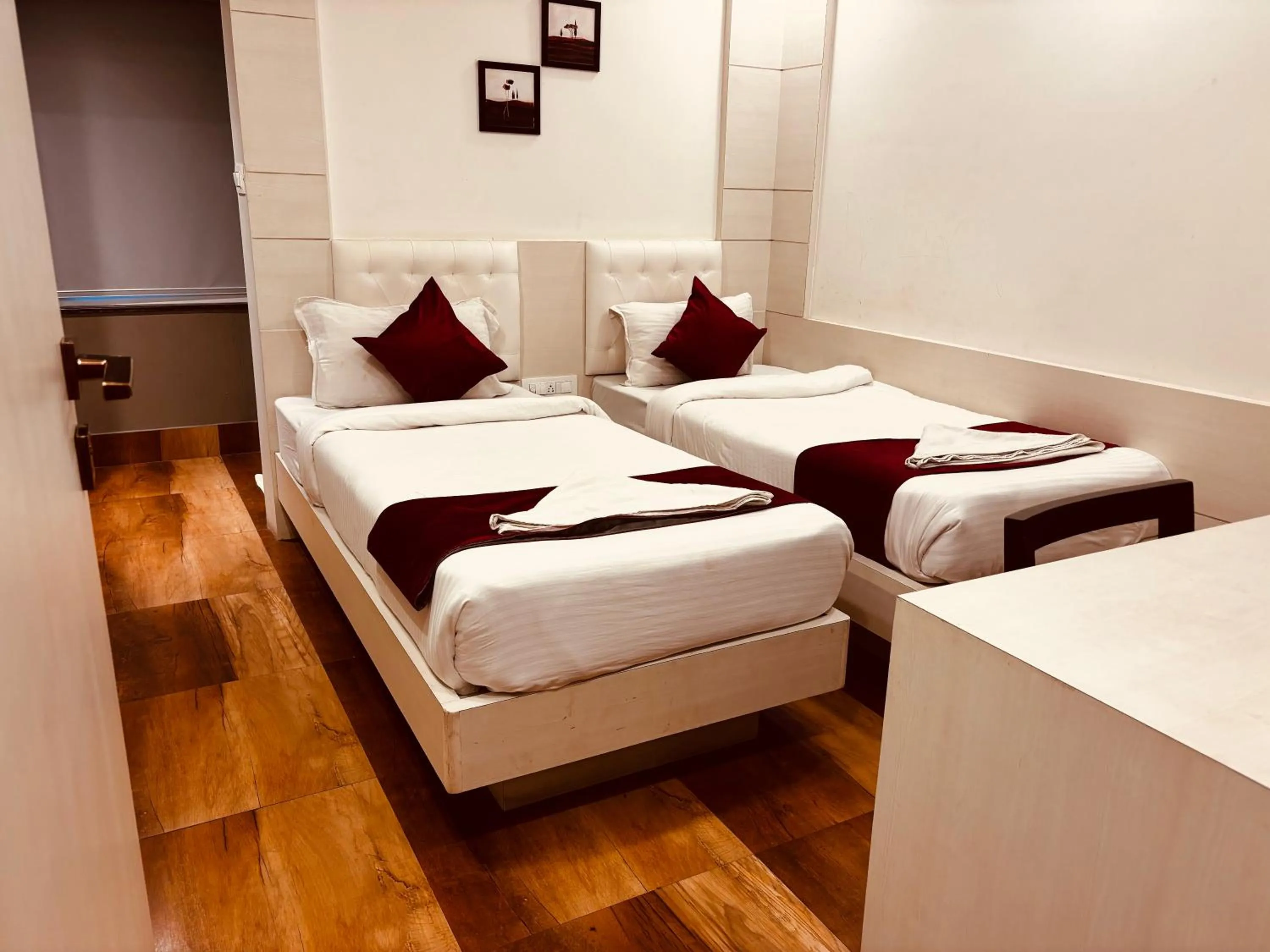 Photo of the whole room in Hotel Chariot Inn