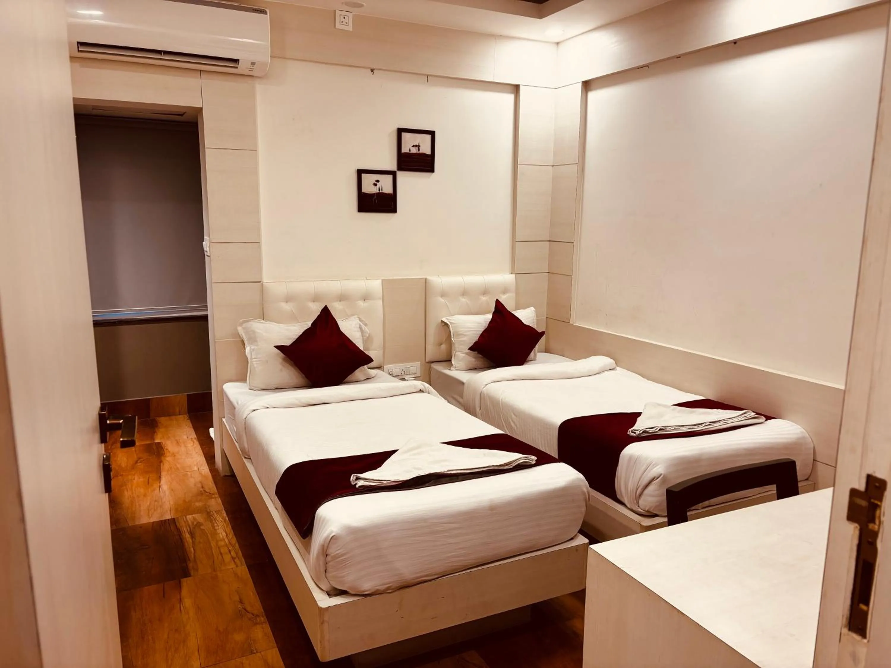 Photo of the whole room in Hotel Chariot Inn